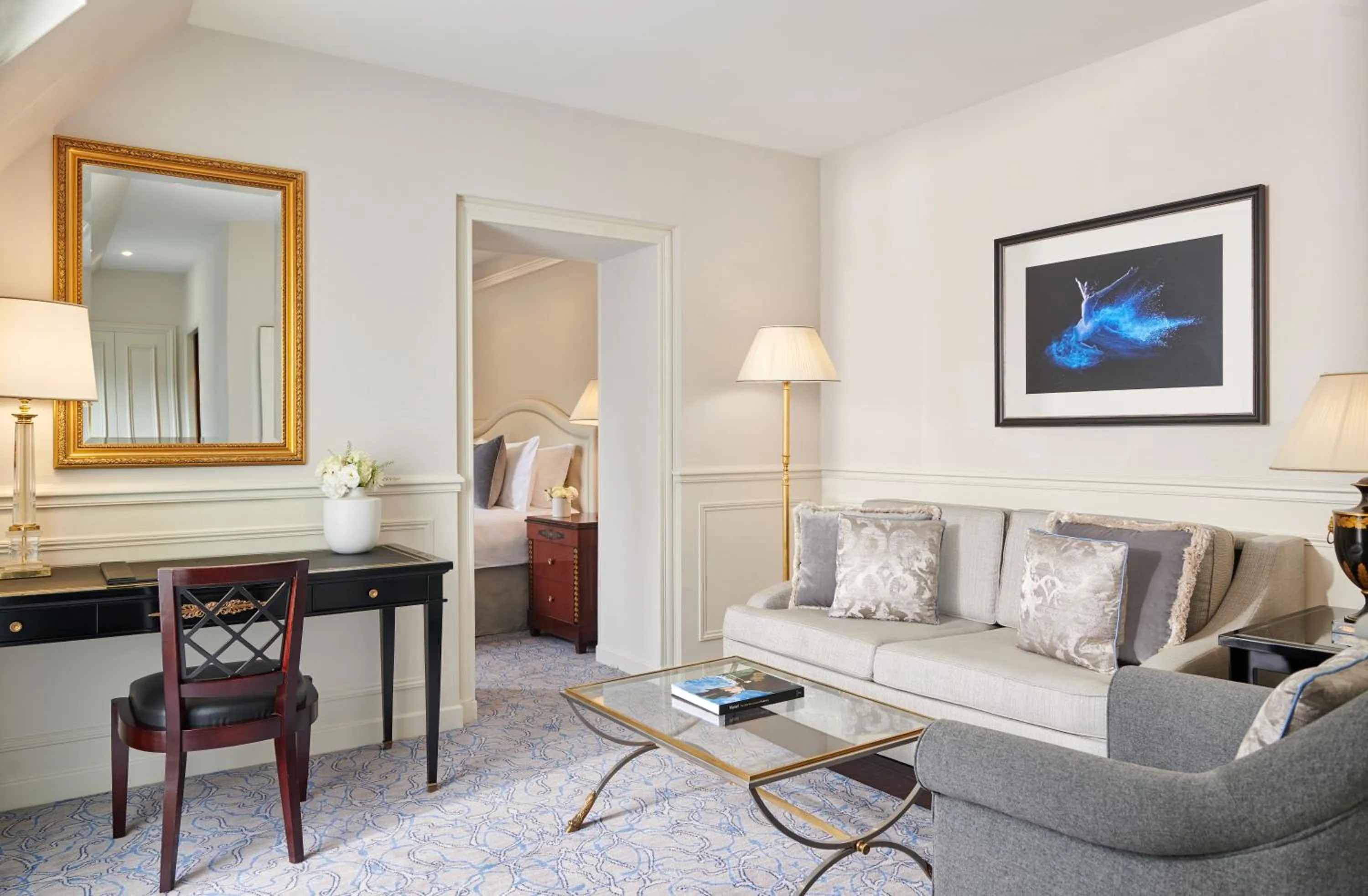 Living room in InterContinental Paris Le Grand by IHG