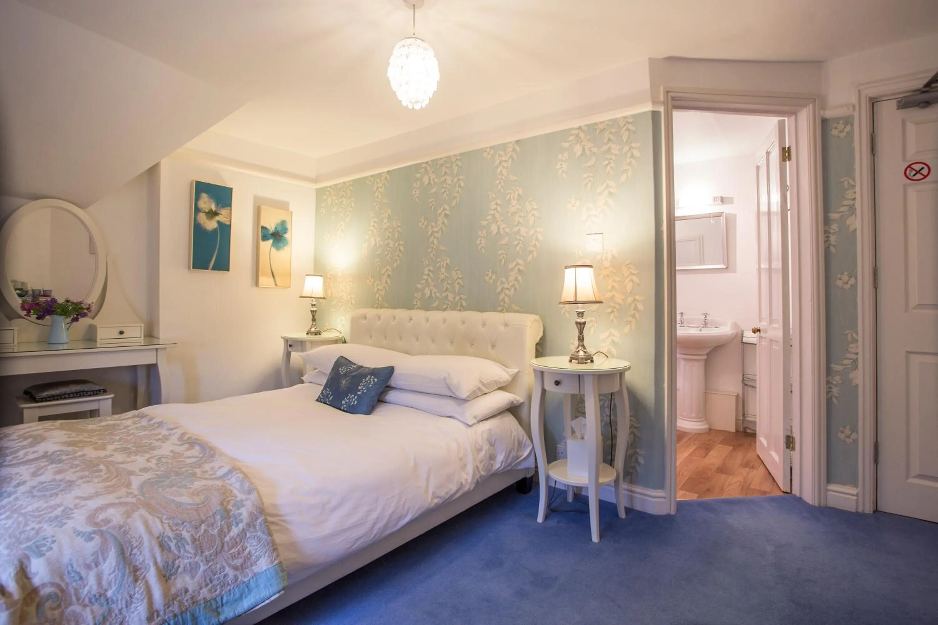 Photo of the whole room in The Old Rectory Chicklade