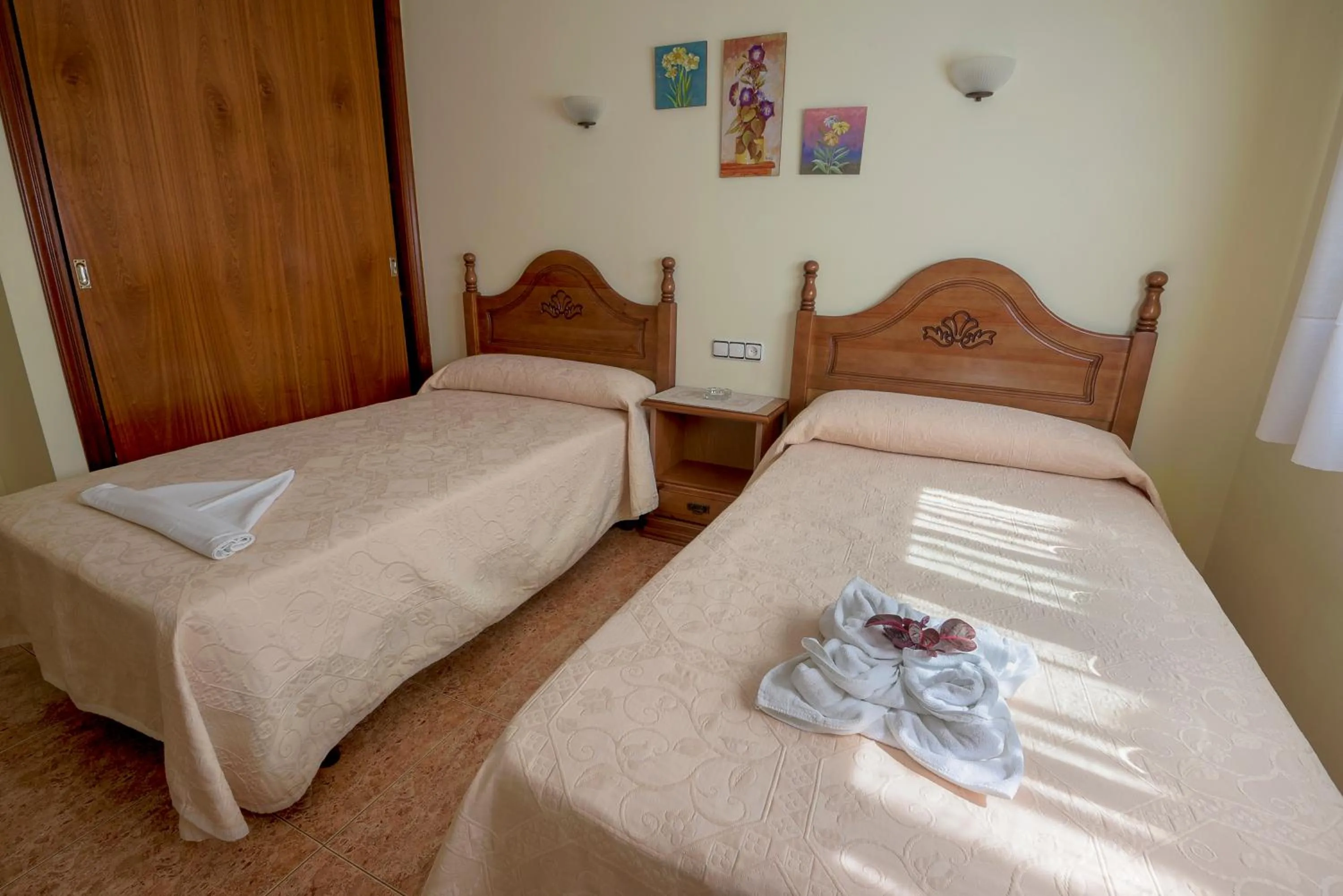 Bed in Hostal O Camouco