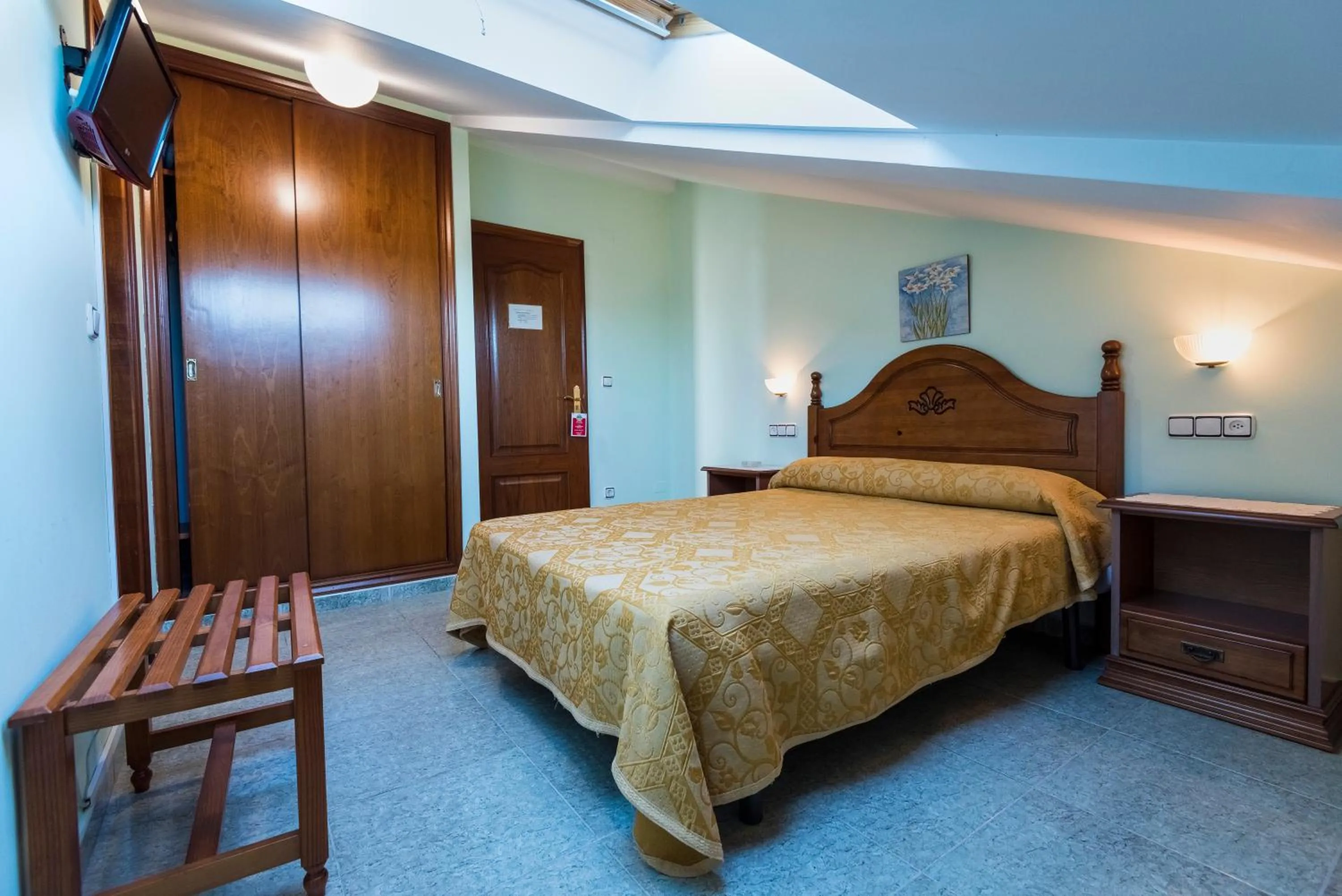 Bed in Hostal O Camouco