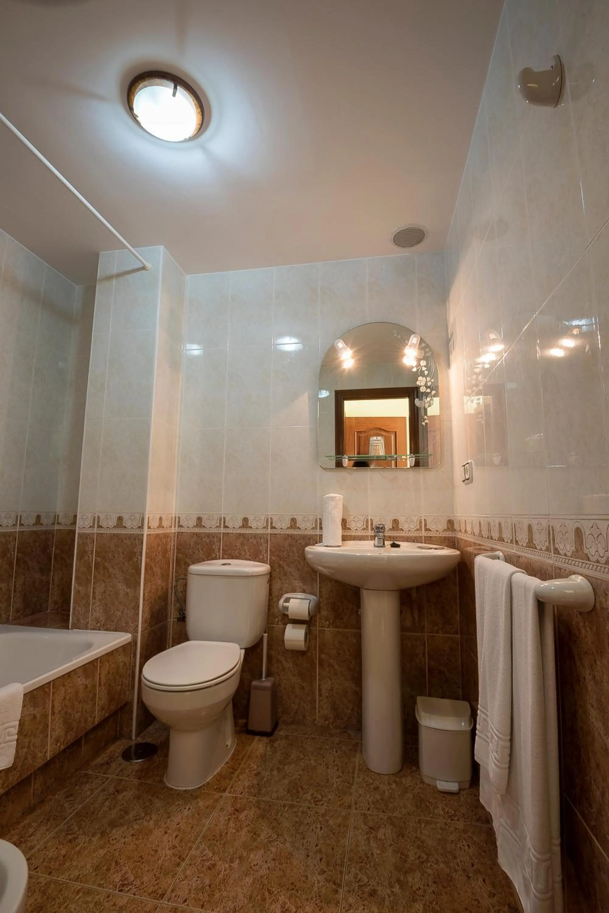 Bathroom in Hostal O Camouco