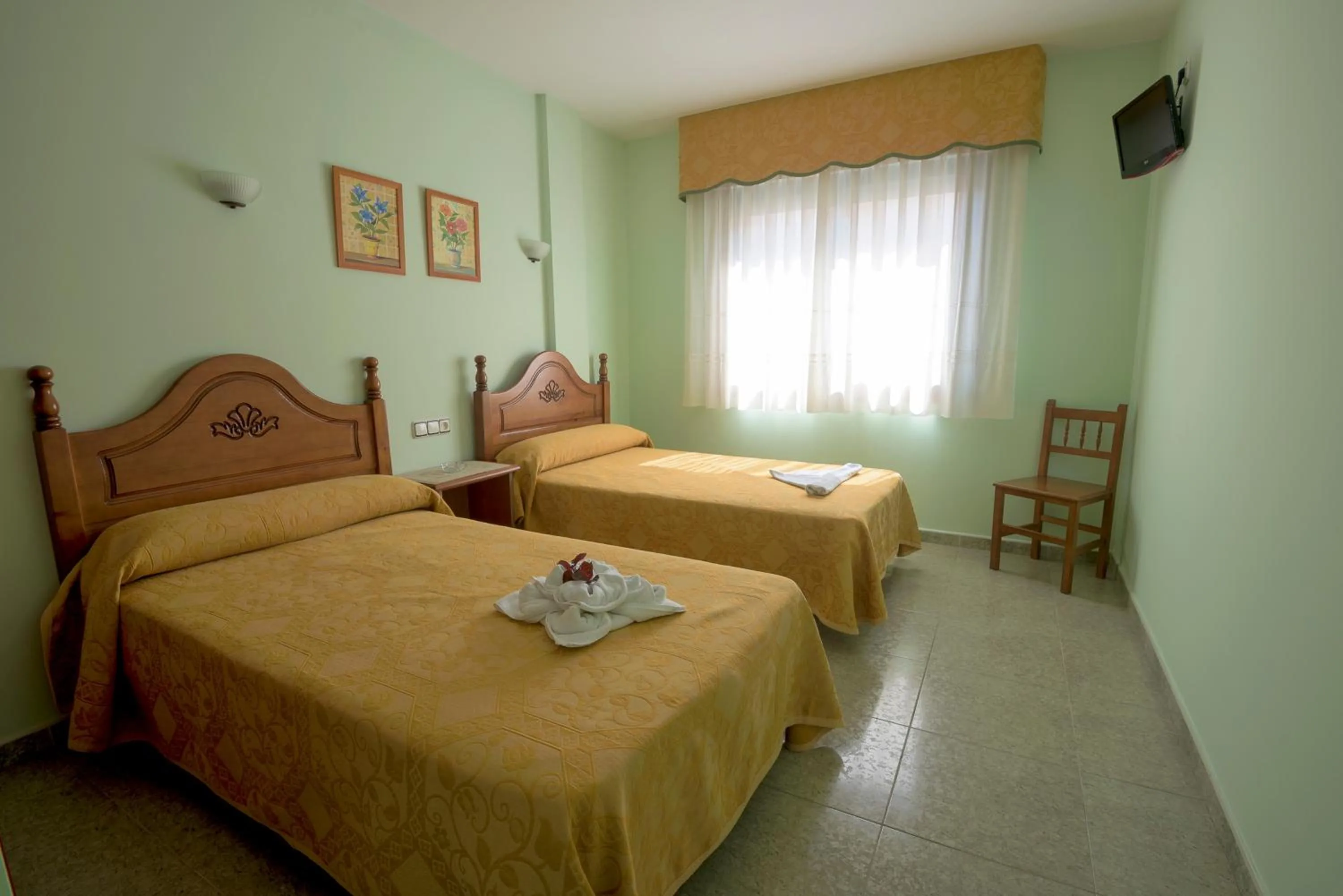 Bedroom, Bed in Hostal O Camouco