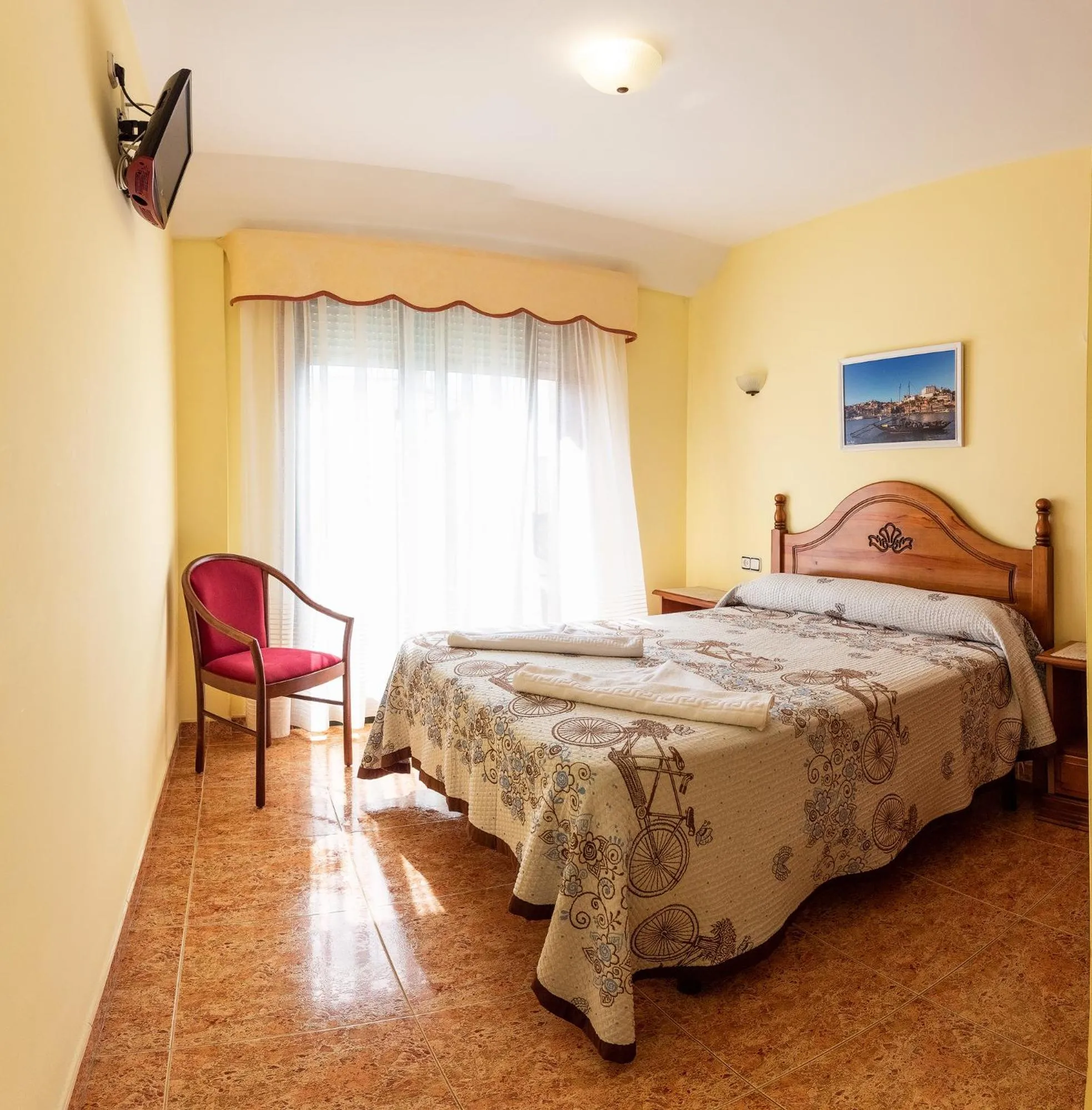 Bed in Hostal O Camouco