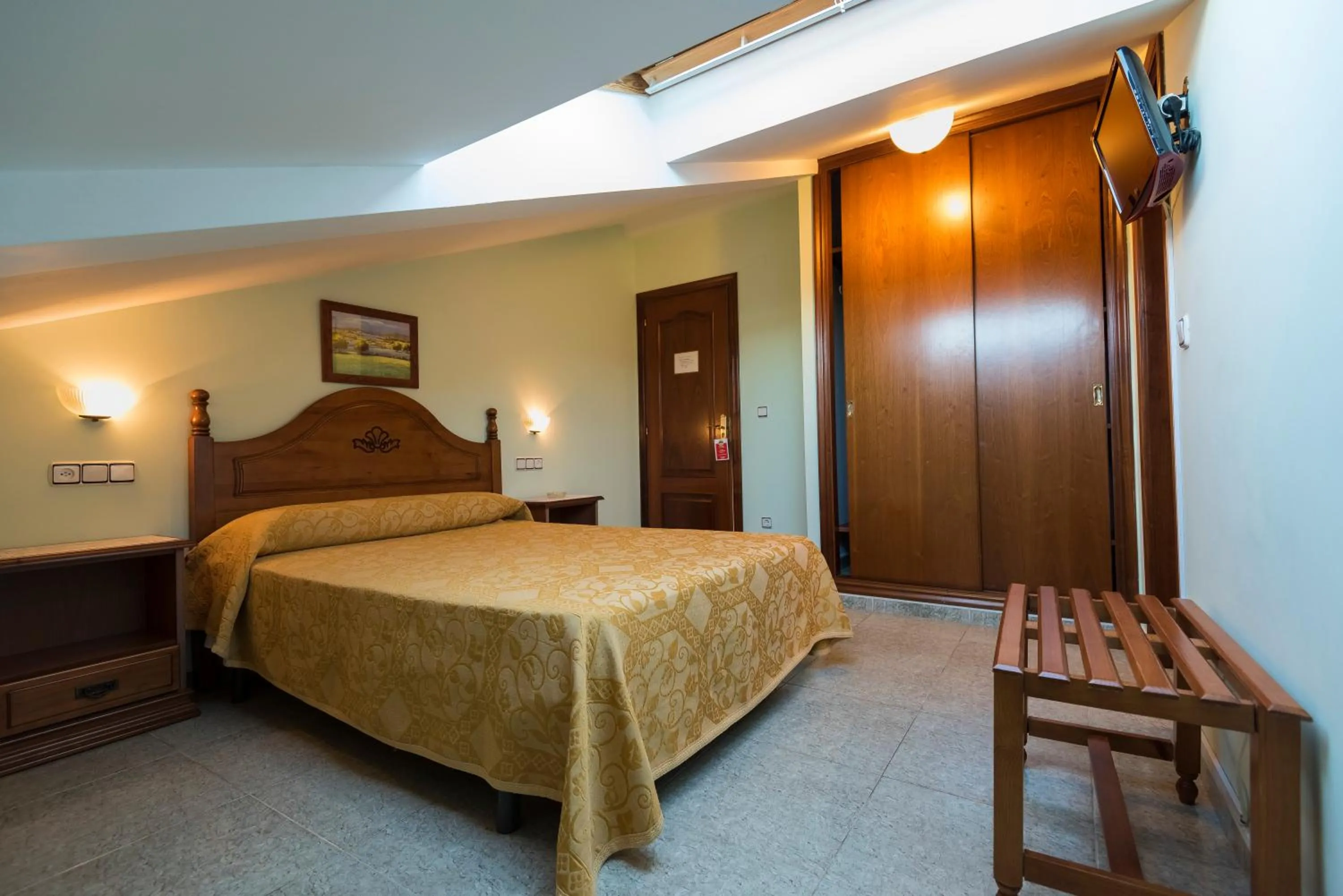 Bed in Hostal O Camouco