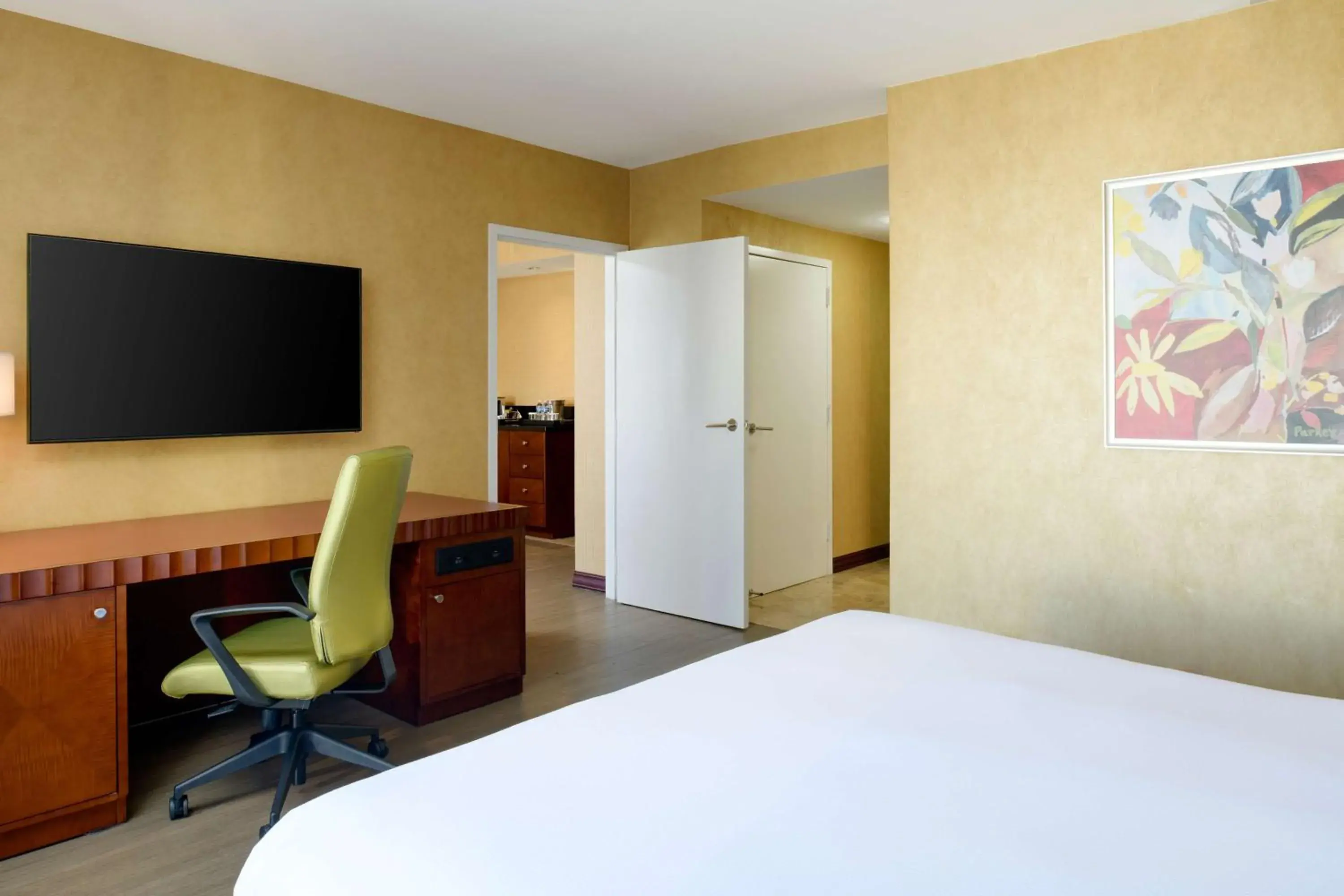 Bedroom, Bed in Hilton Charlotte Uptown Bedroom, Bed in Hilton Charlotte Uptown