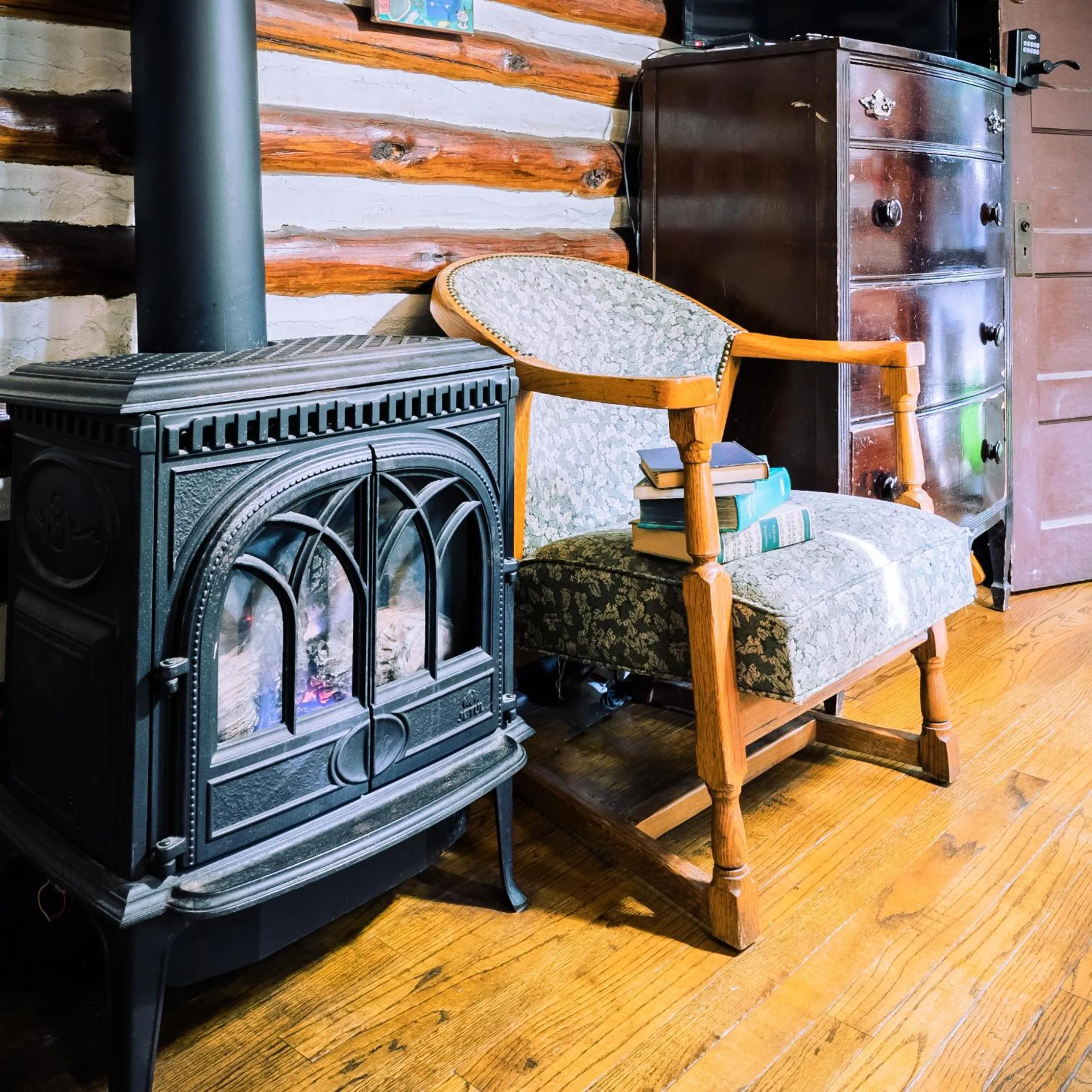 heating in Log Cabin Motor Court