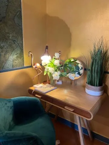 Seating area in Chambres d'Hôtes & SPA Le Chat Chez Qui j'Habite