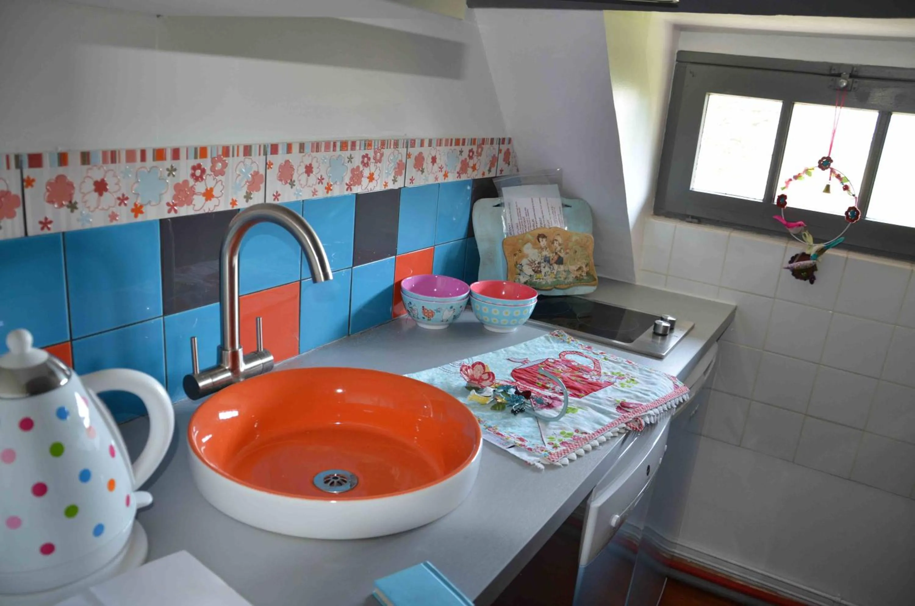 Kitchen or kitchenette in Chambres d'Hôtes & SPA Le Chat Chez Qui j'Habite