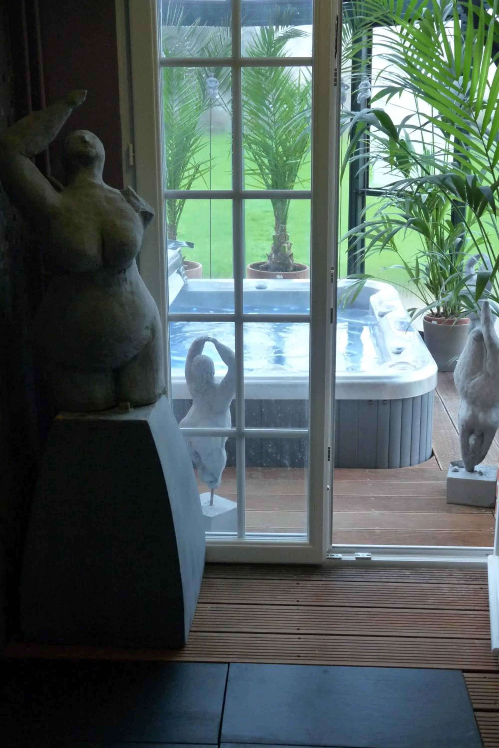 Hot Tub in Chambres d'Hôtes & SPA Le Chat Chez Qui j'Habite