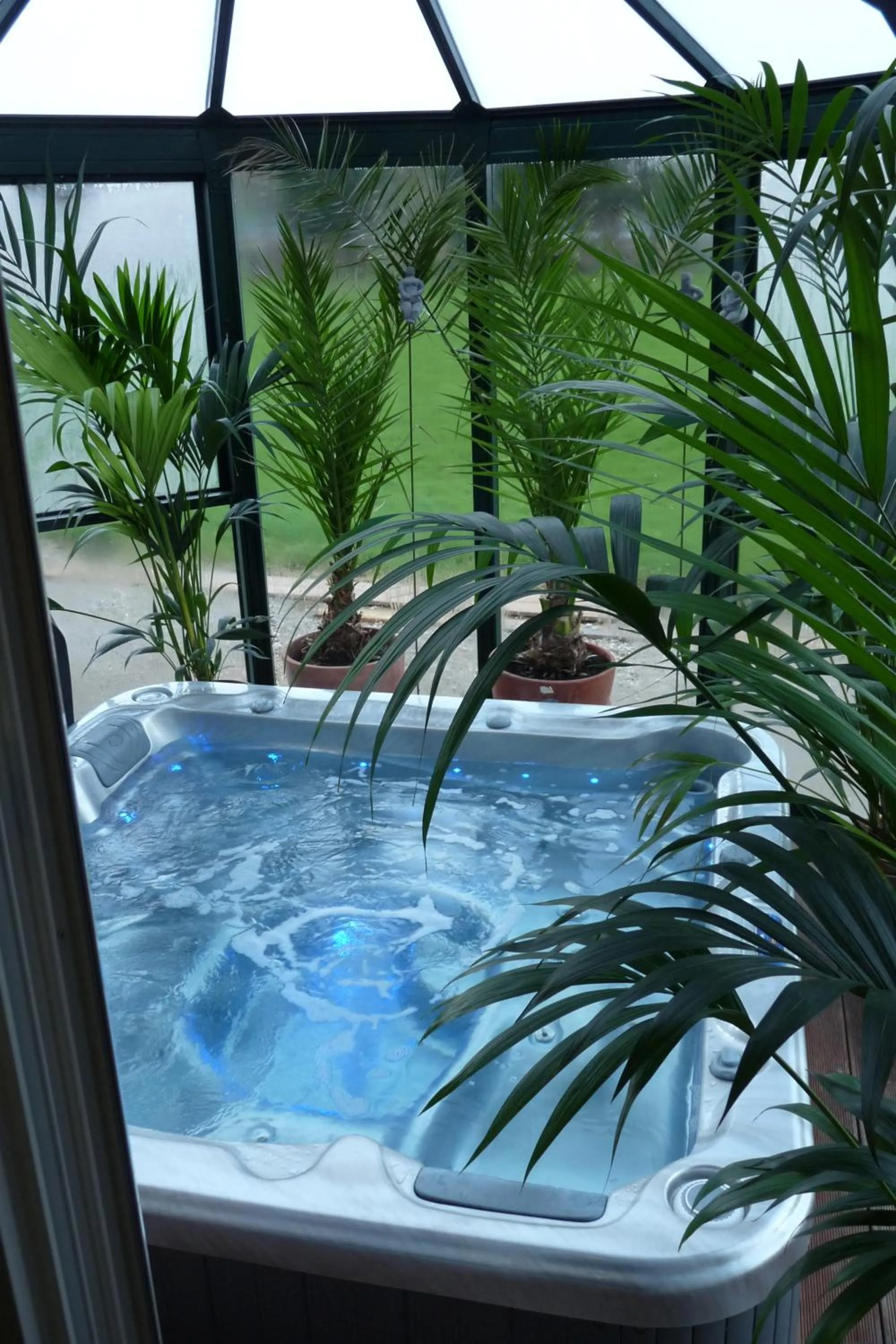 Hot Tub in Chambres d'Hôtes & SPA Le Chat Chez Qui j'Habite