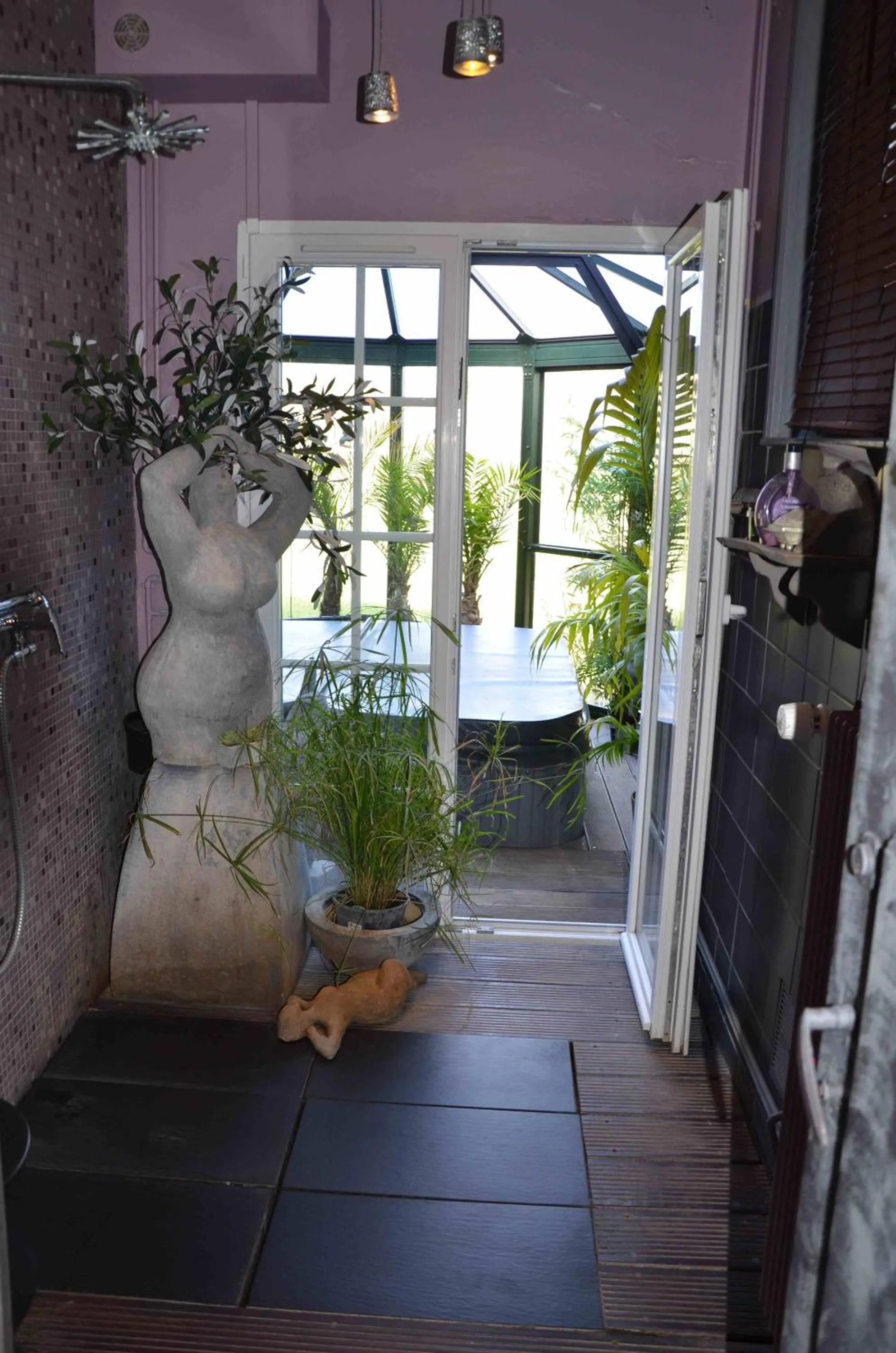 Spa and wellness centre/facilities in Chambres d'Hôtes & SPA Le Chat Chez Qui j'Habite