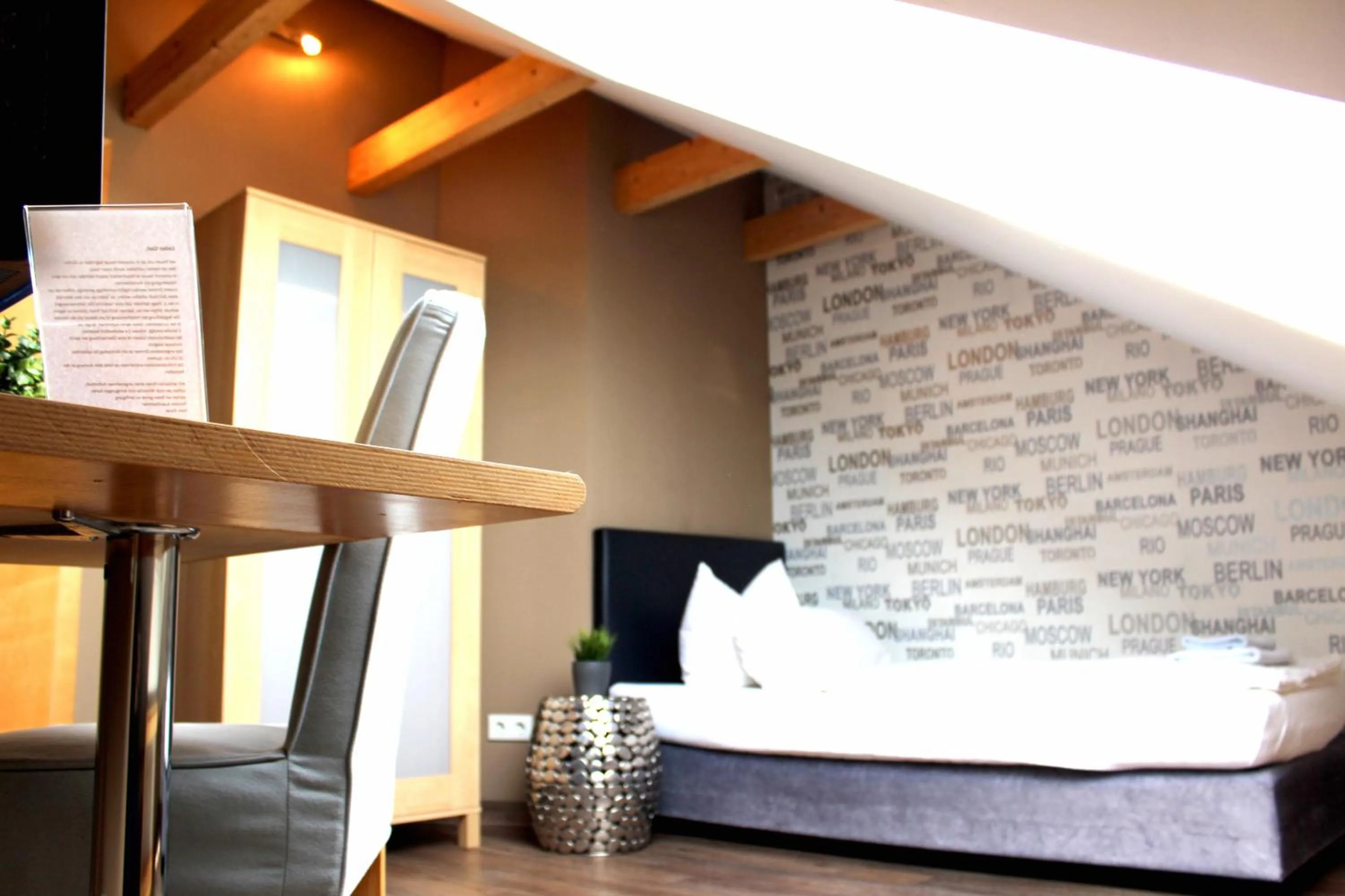 Photo of the whole room, Bed in greenpartment Ingolstadt - Friedrichshofen