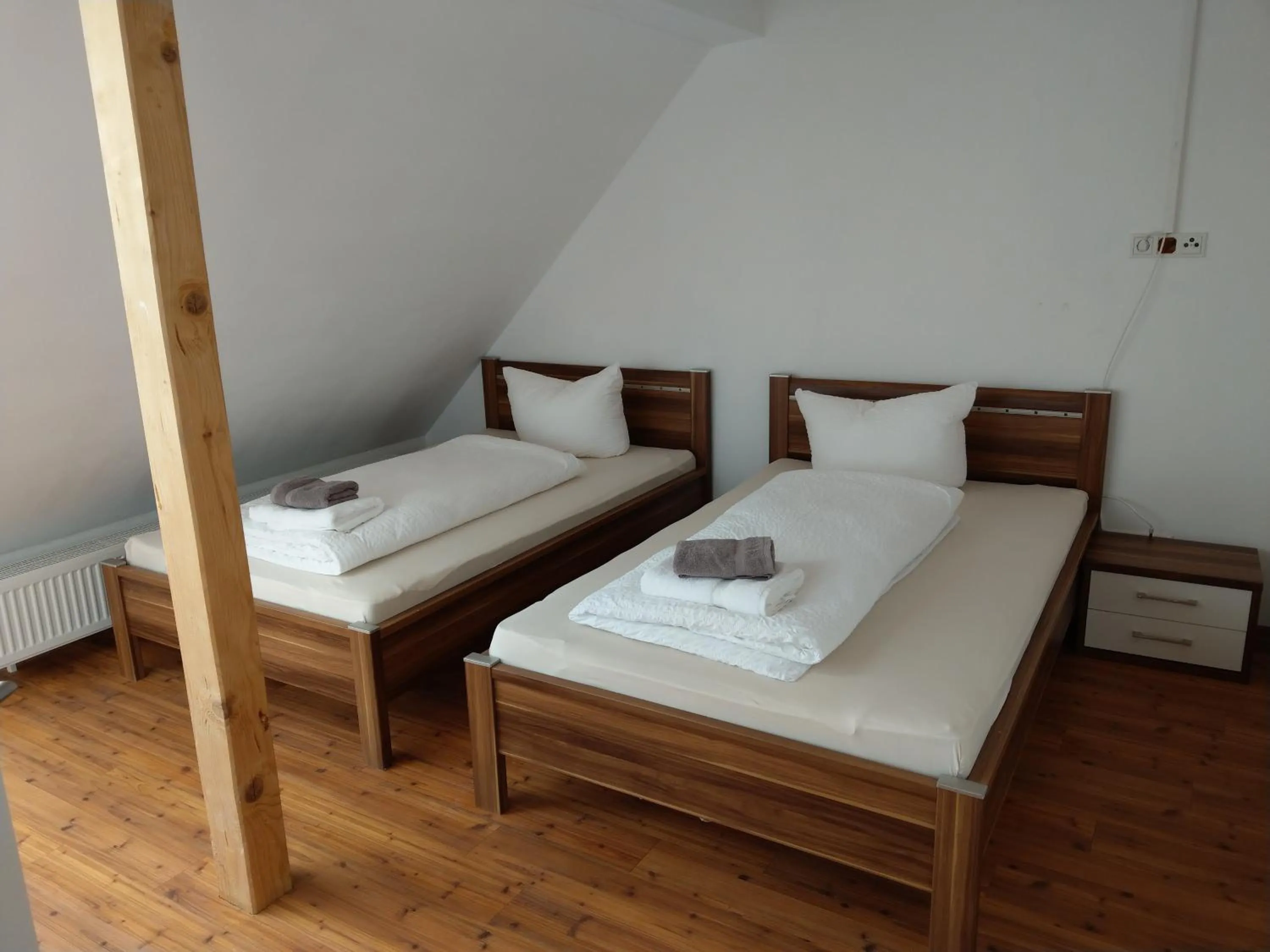 Photo of the whole room, Bed in greenpartment Ingolstadt - Friedrichshofen