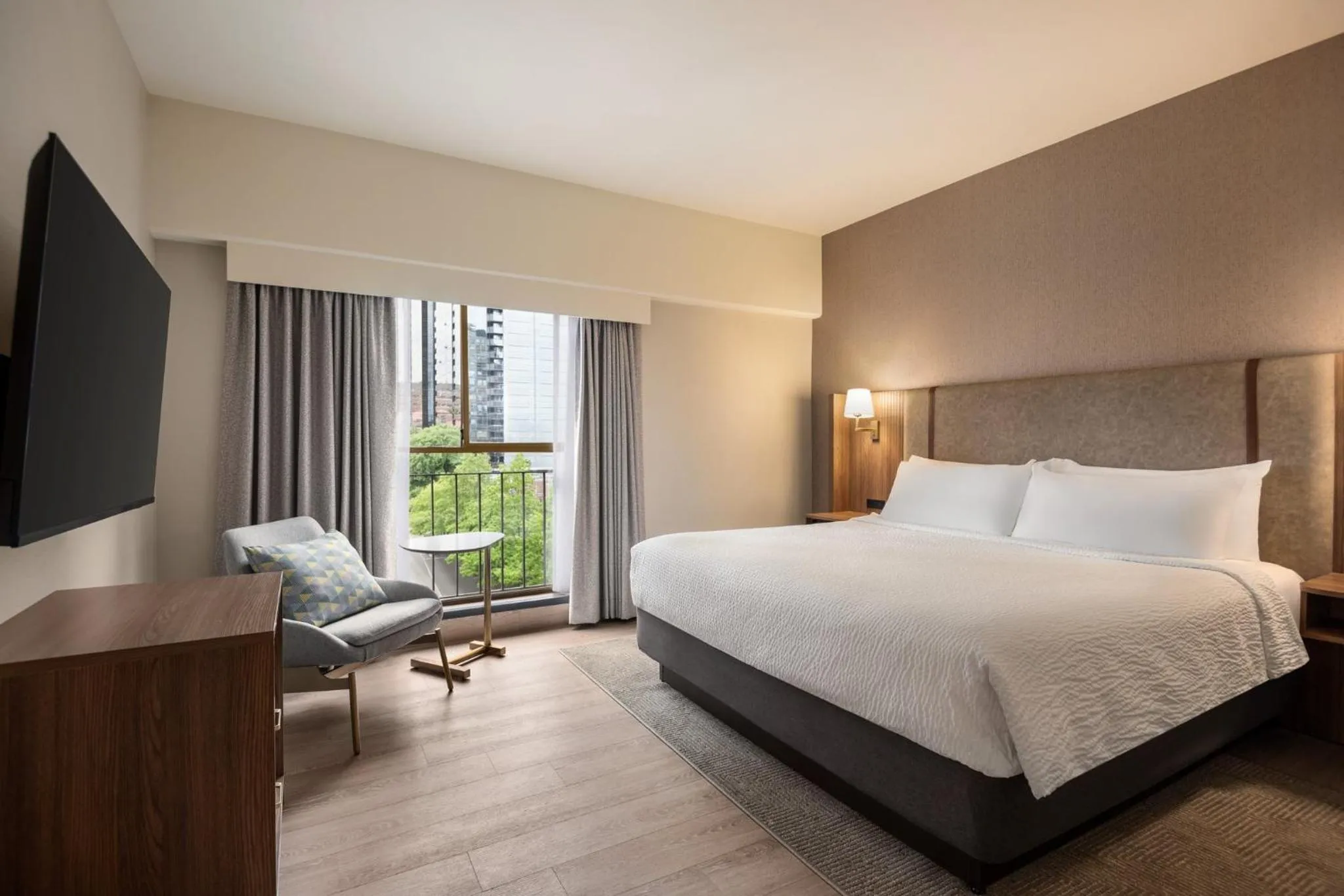 Photo of the whole room, Bed in Holiday Inn & Suites Vancouver Downtown by IHG