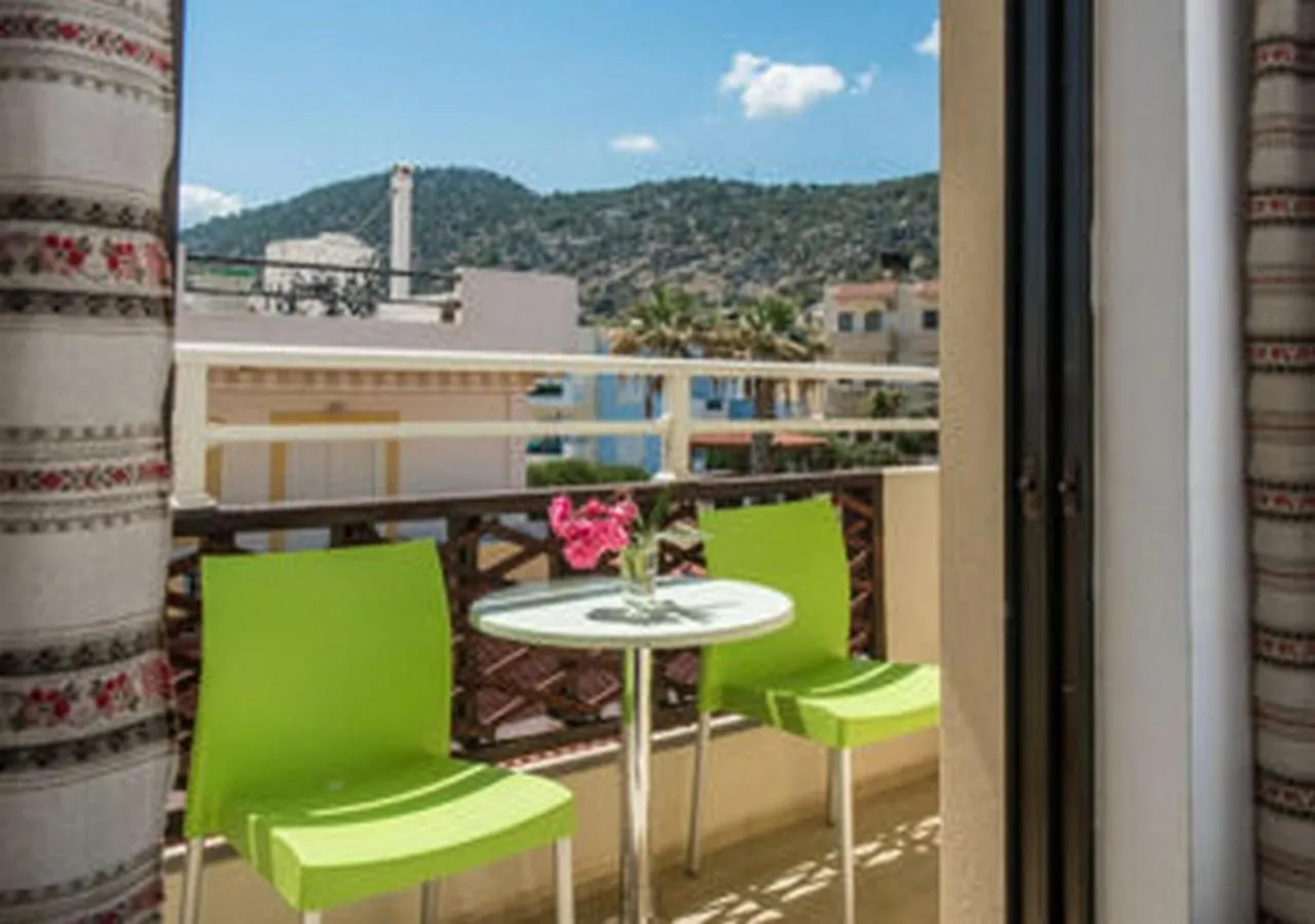 Smaragdine Beach Hotel