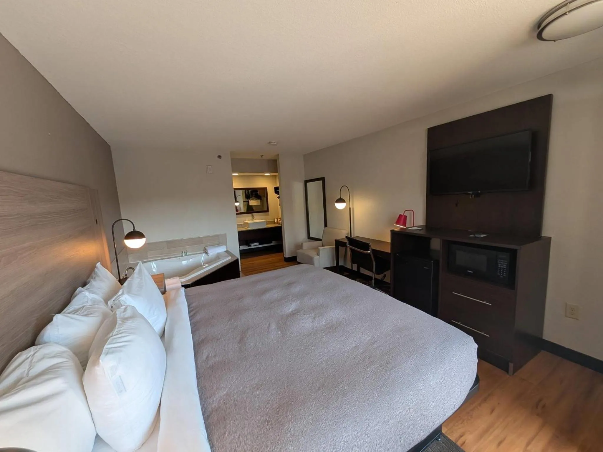 Bedroom, Bed in Super 8 by Wyndham Helen