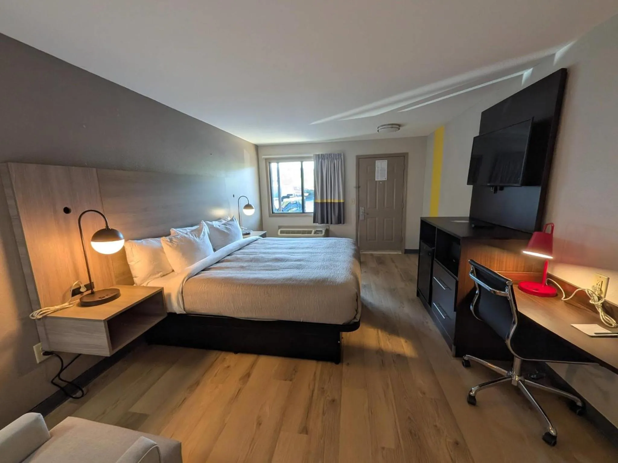 Bedroom, Bed in Super 8 by Wyndham Helen