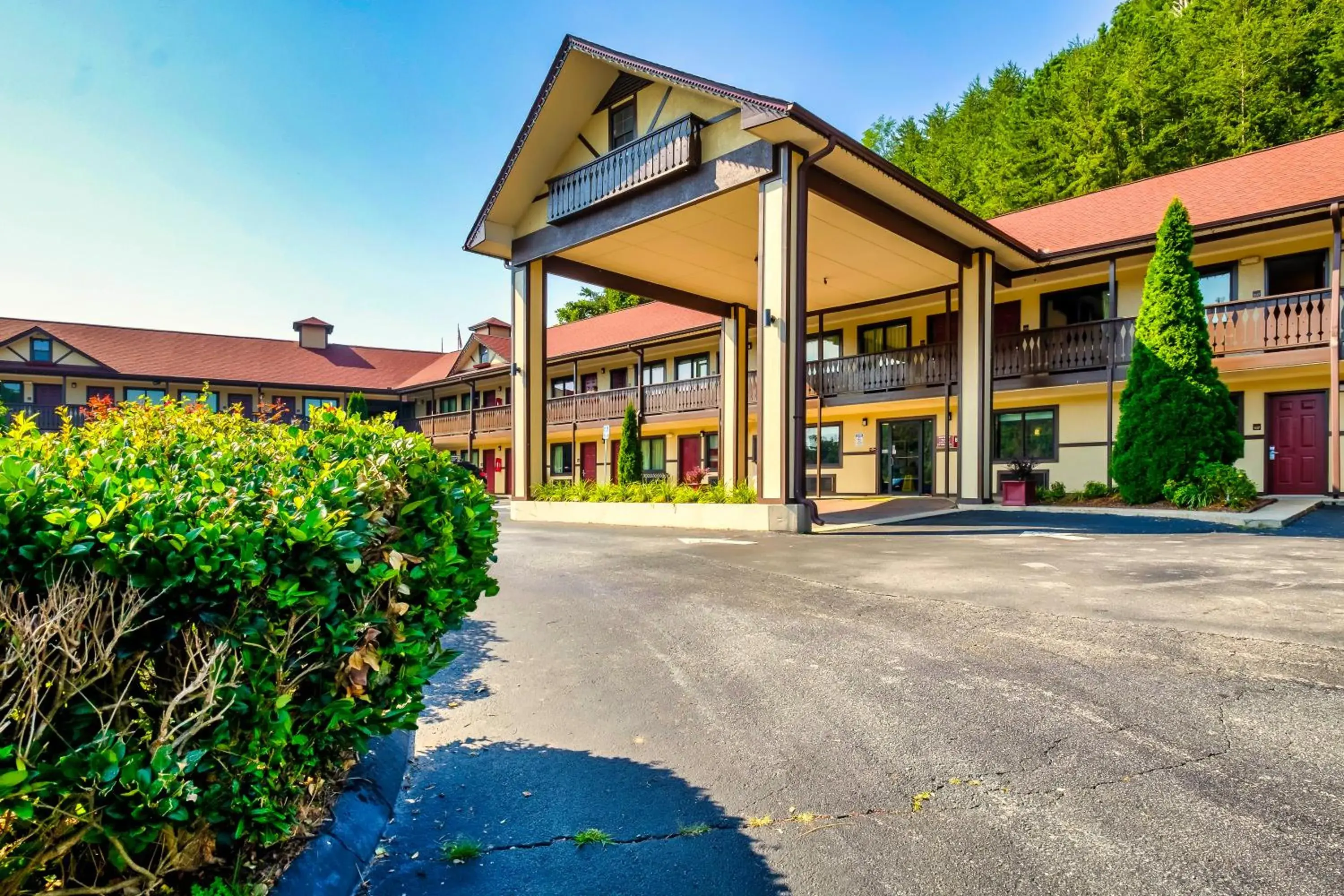 Property building in Red Roof Inn Helen Property building in Red Roof Inn Helen