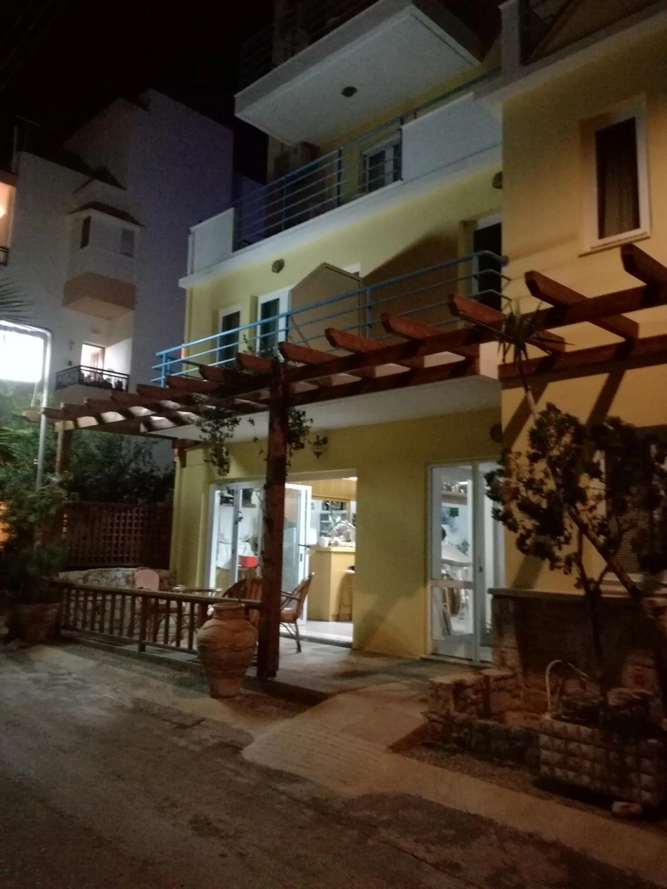 Facade/entrance in Olympic Star