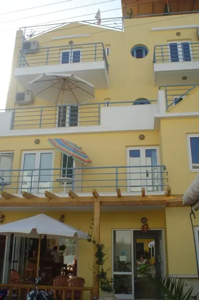 Facade/entrance in Olympic Star Facade/entrance in Olympic Star