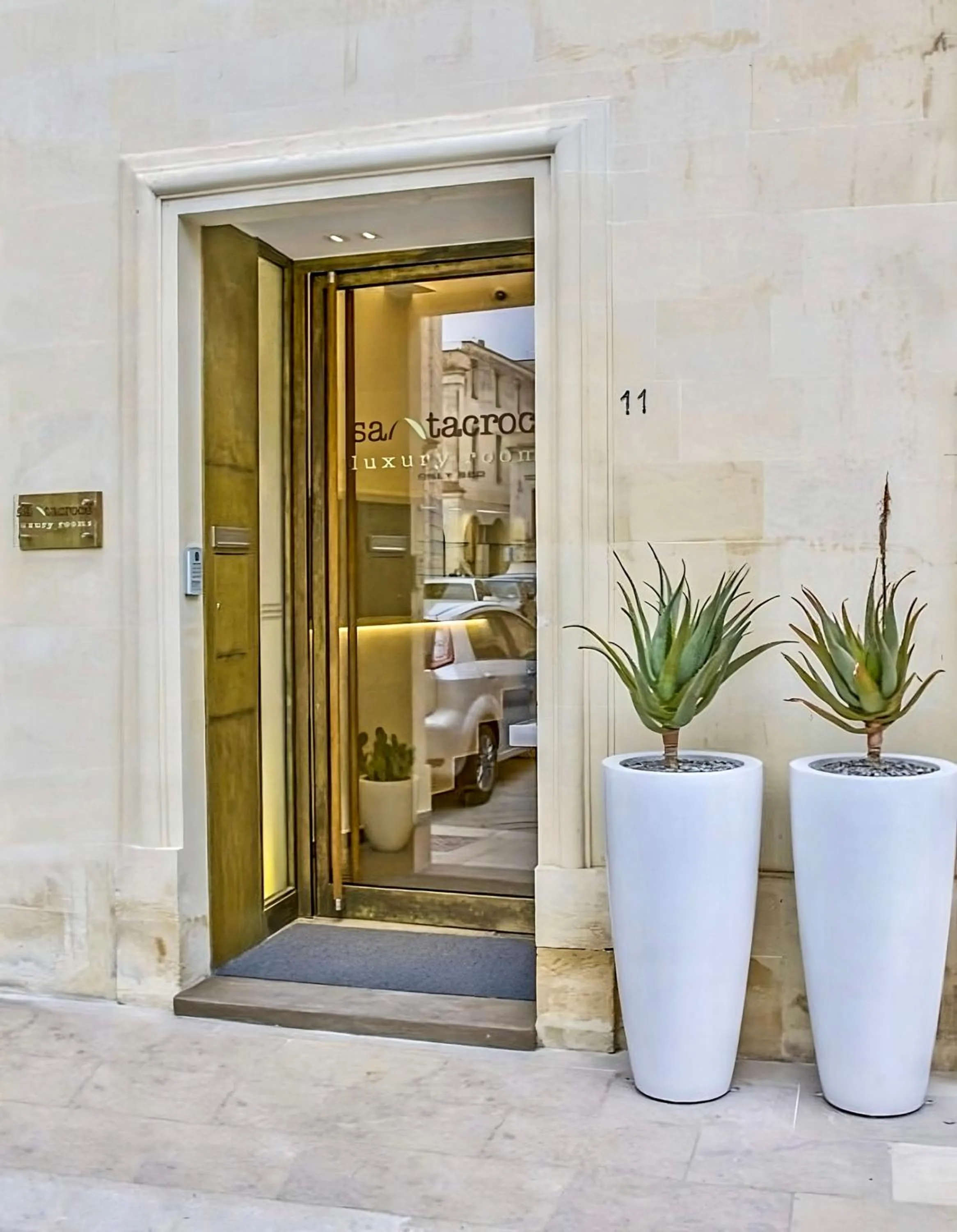 Facade/entrance in Santacroce Luxury Rooms