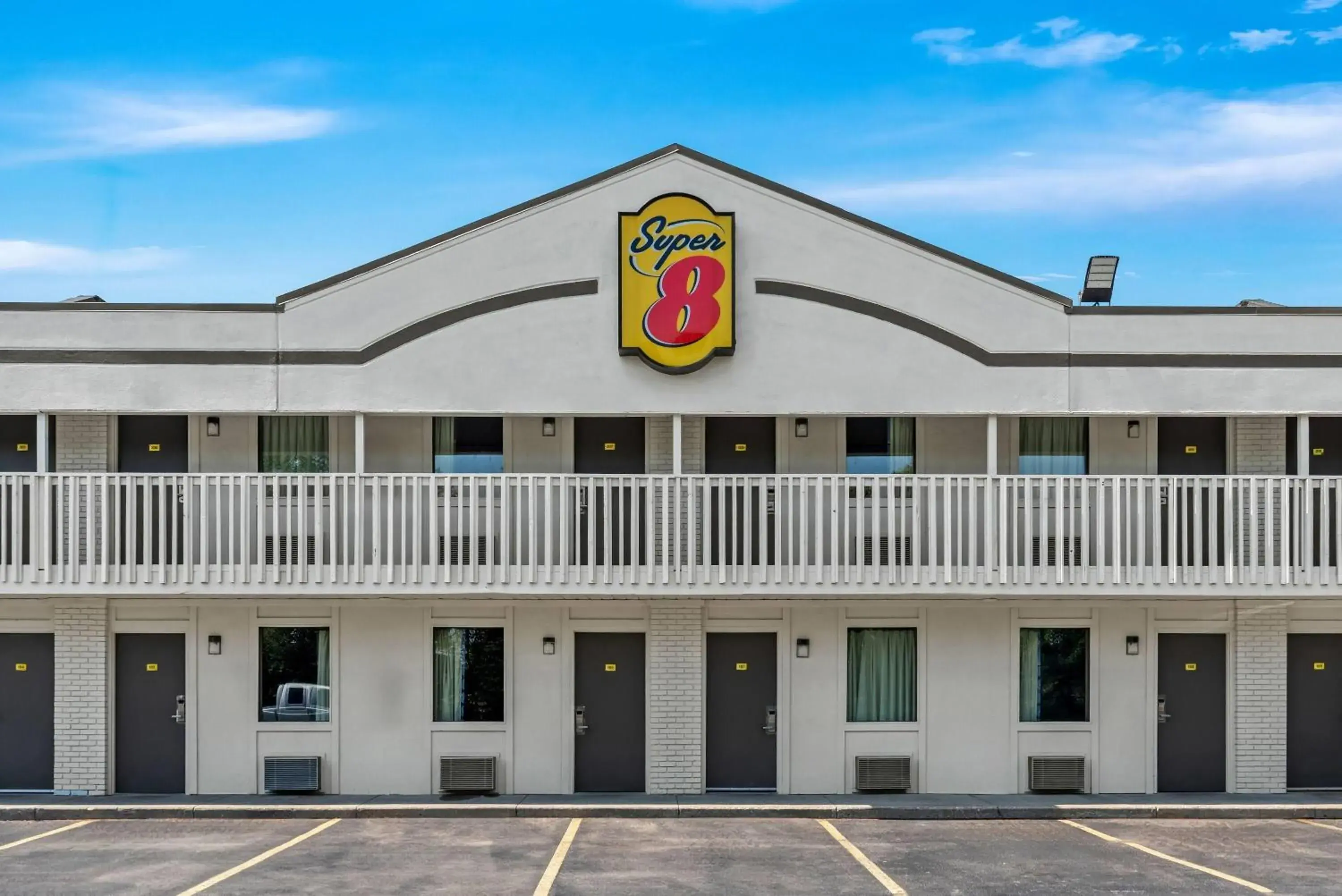 Property building in Super 8 by Wyndham Brownsburg Property building in Super 8 by Wyndham Brownsburg