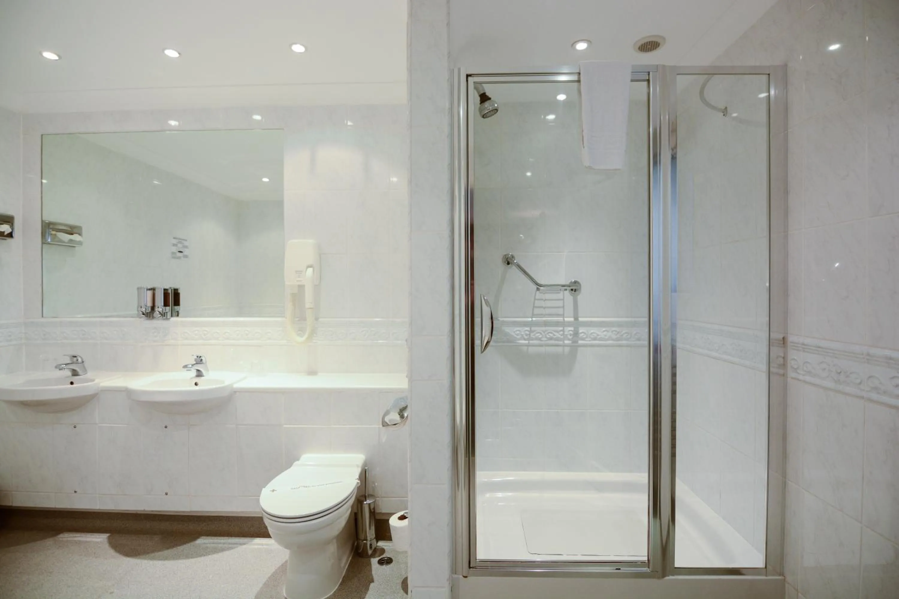 Shower in The Falcon Hotel