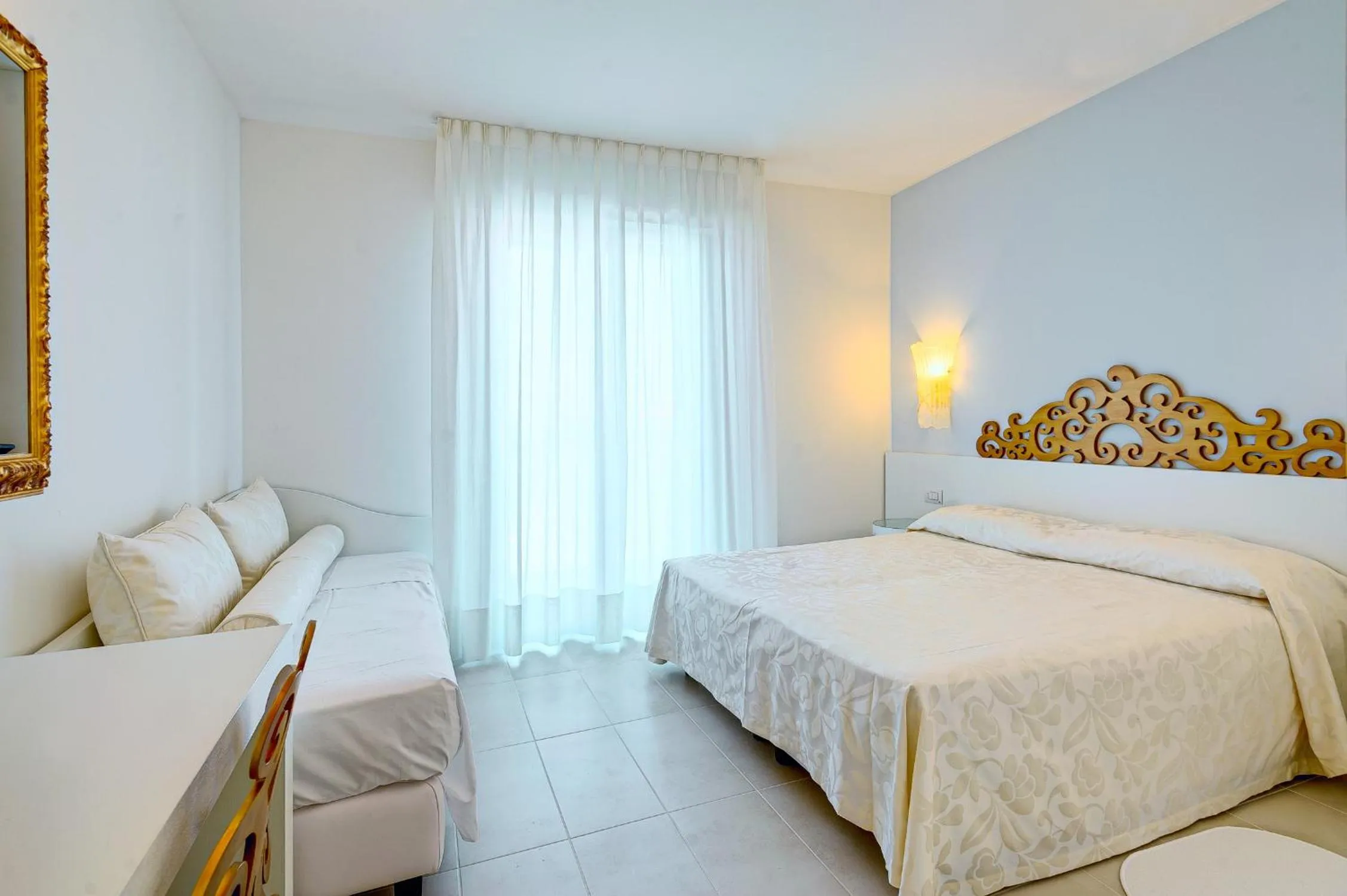 Bed in Hotel Albatros 3 Stelle Superior