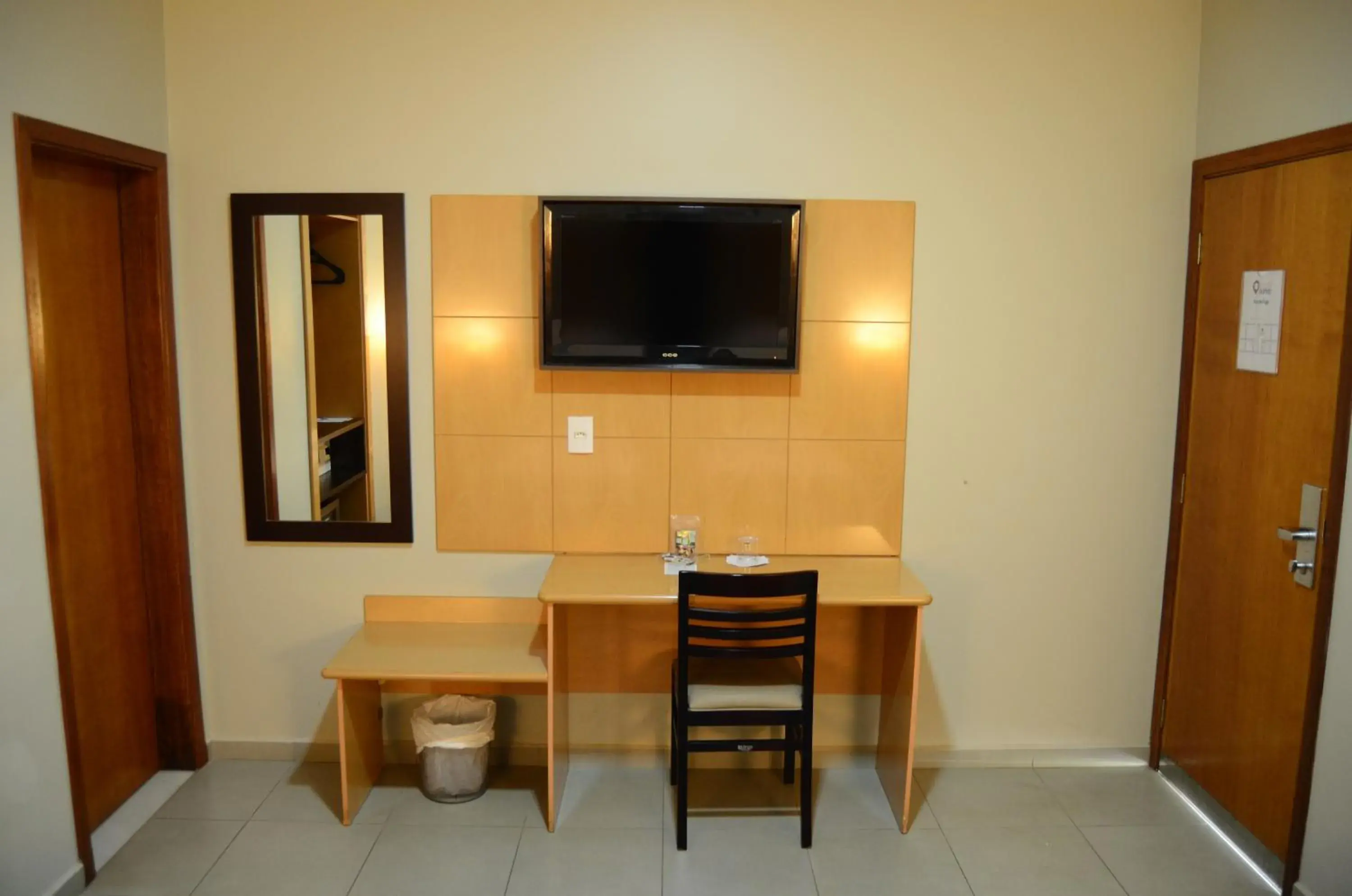 Photo of the whole room in Limeira Suítes Photo of the whole room in Limeira Suítes