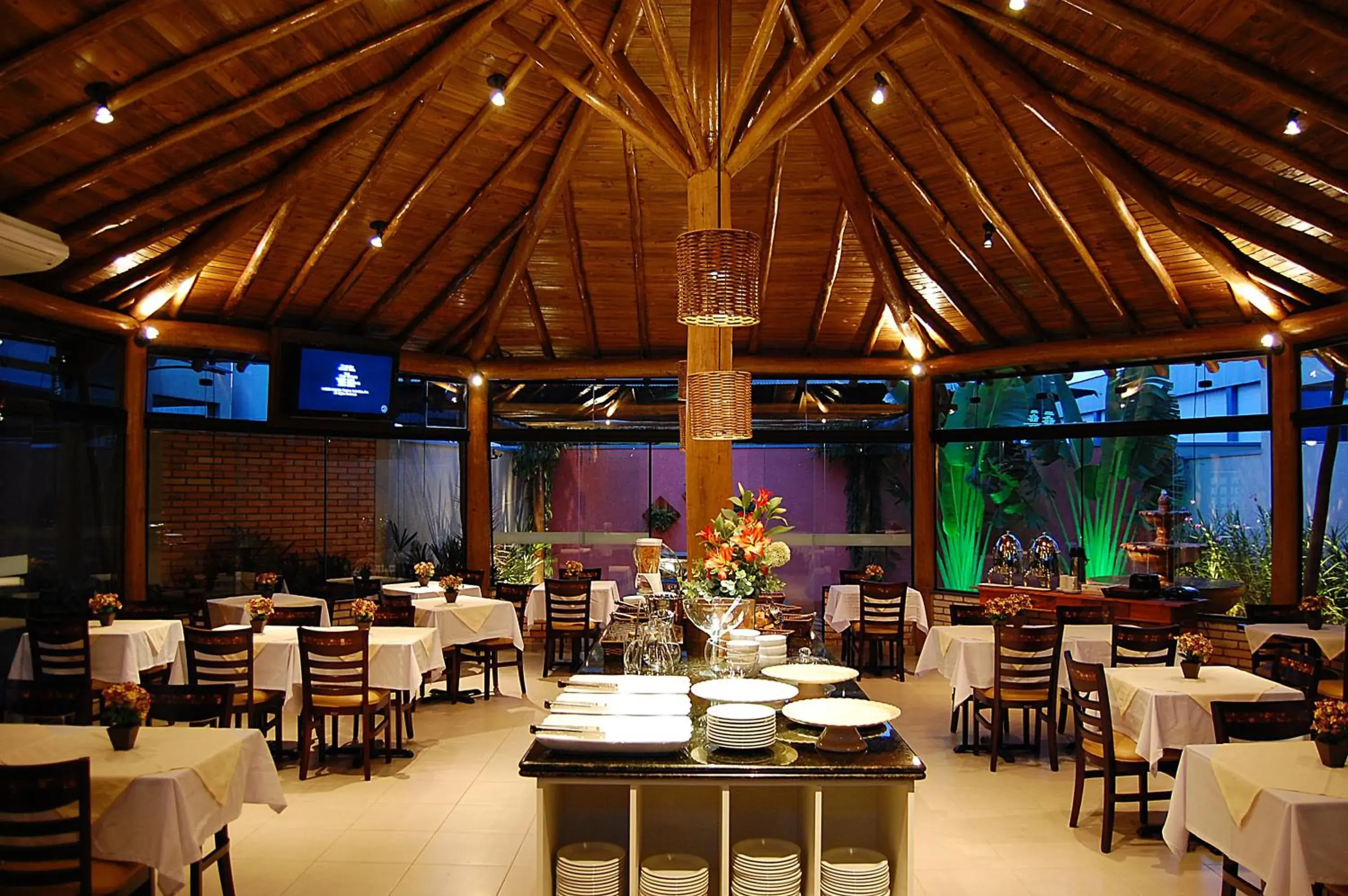 Restaurant/places to eat in Limeira Suítes Restaurant/places to eat in Limeira Suítes