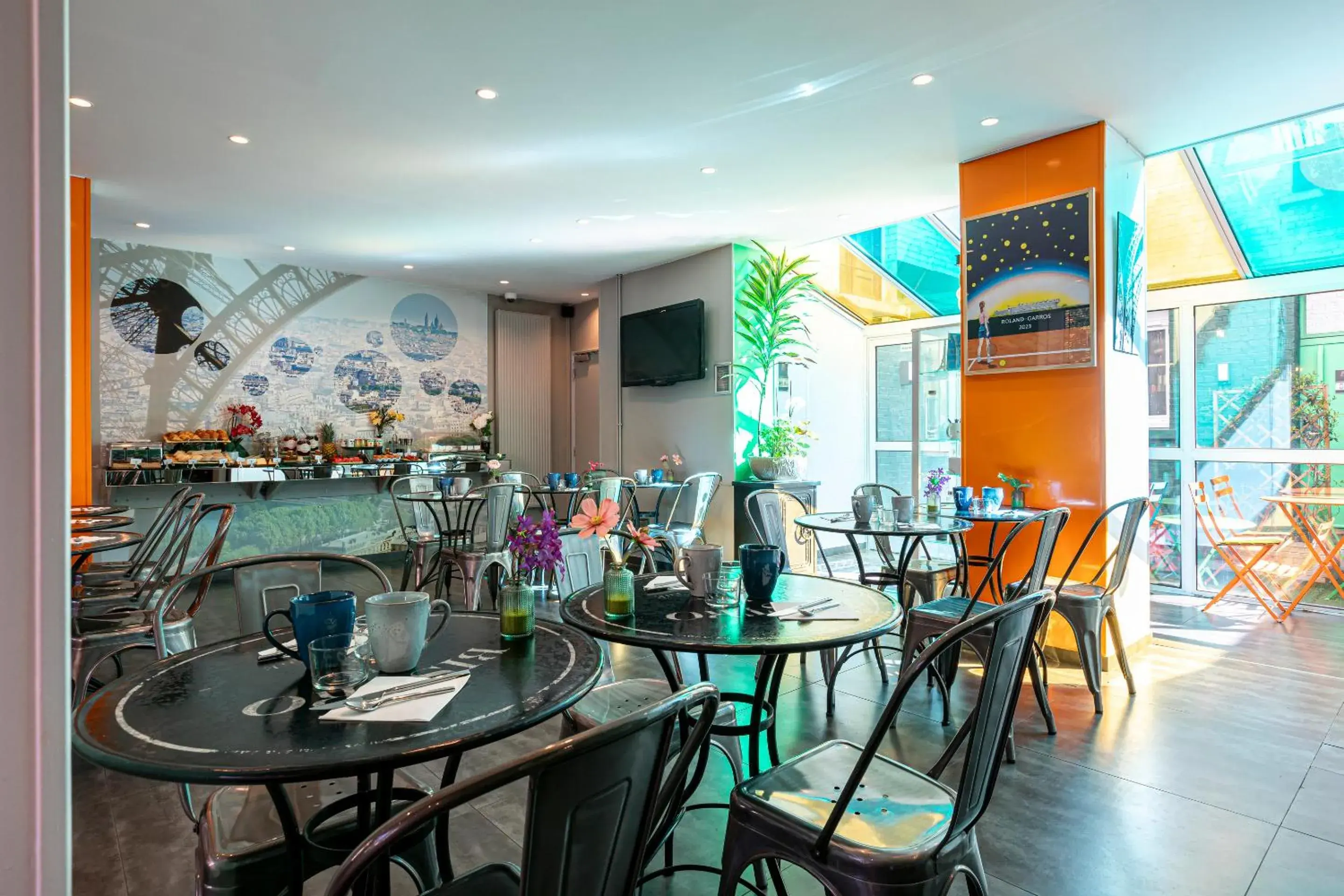 Restaurant/places to eat in Hotel Alpha Paris Eiffel by Patrick Hayat Restaurant/places to eat in Hotel Alpha Paris Eiffel by Patrick Hayat