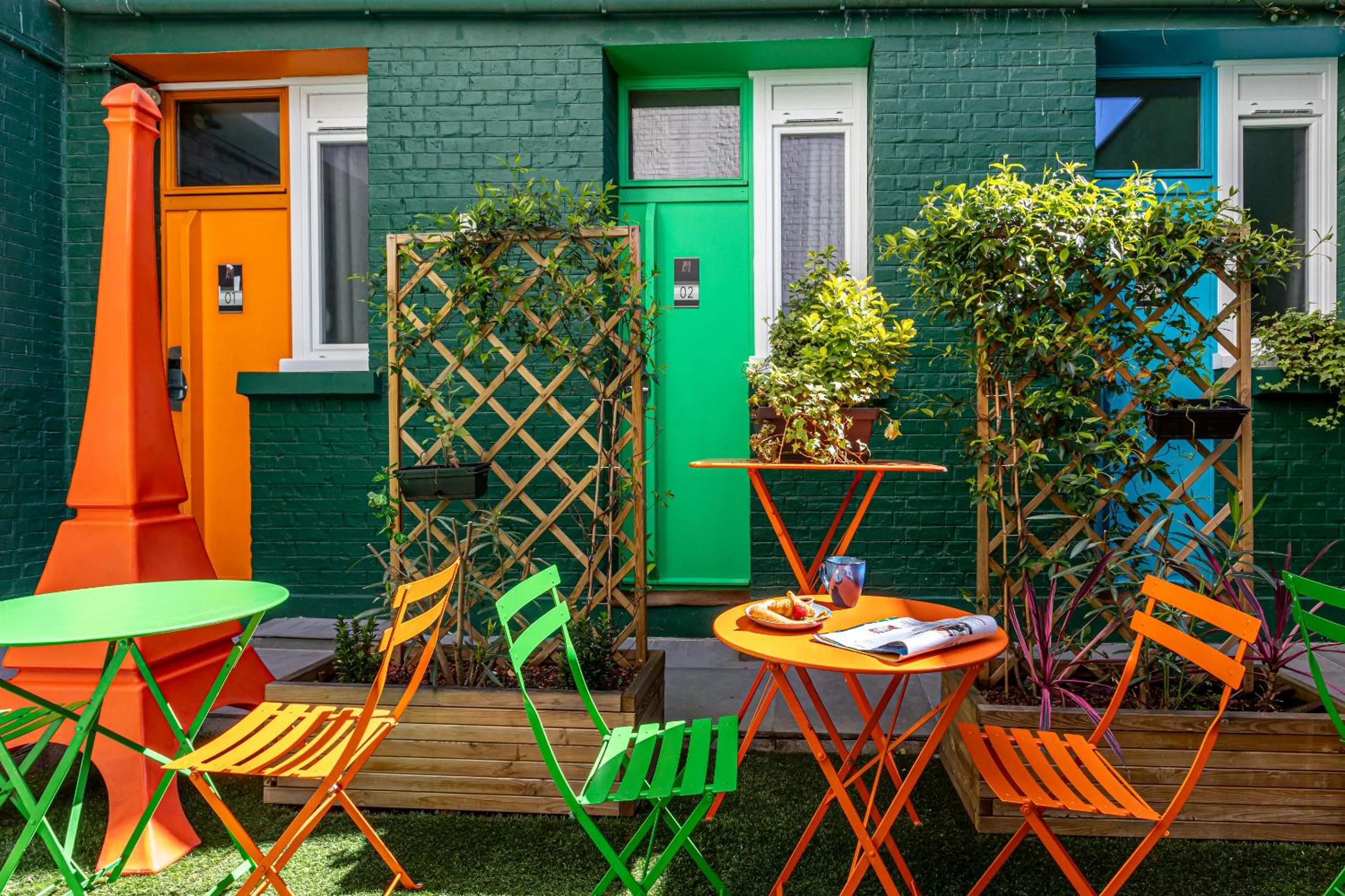 Patio in Hotel Alpha Paris Eiffel by Patrick Hayat