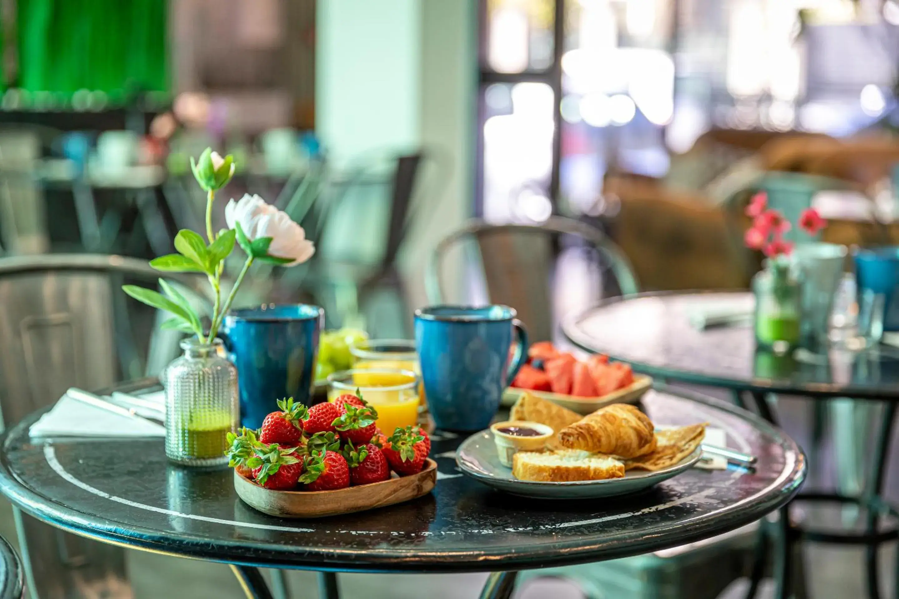 Breakfast in Hotel Alpha Paris Eiffel by Patrick Hayat Breakfast in Hotel Alpha Paris Eiffel by Patrick Hayat