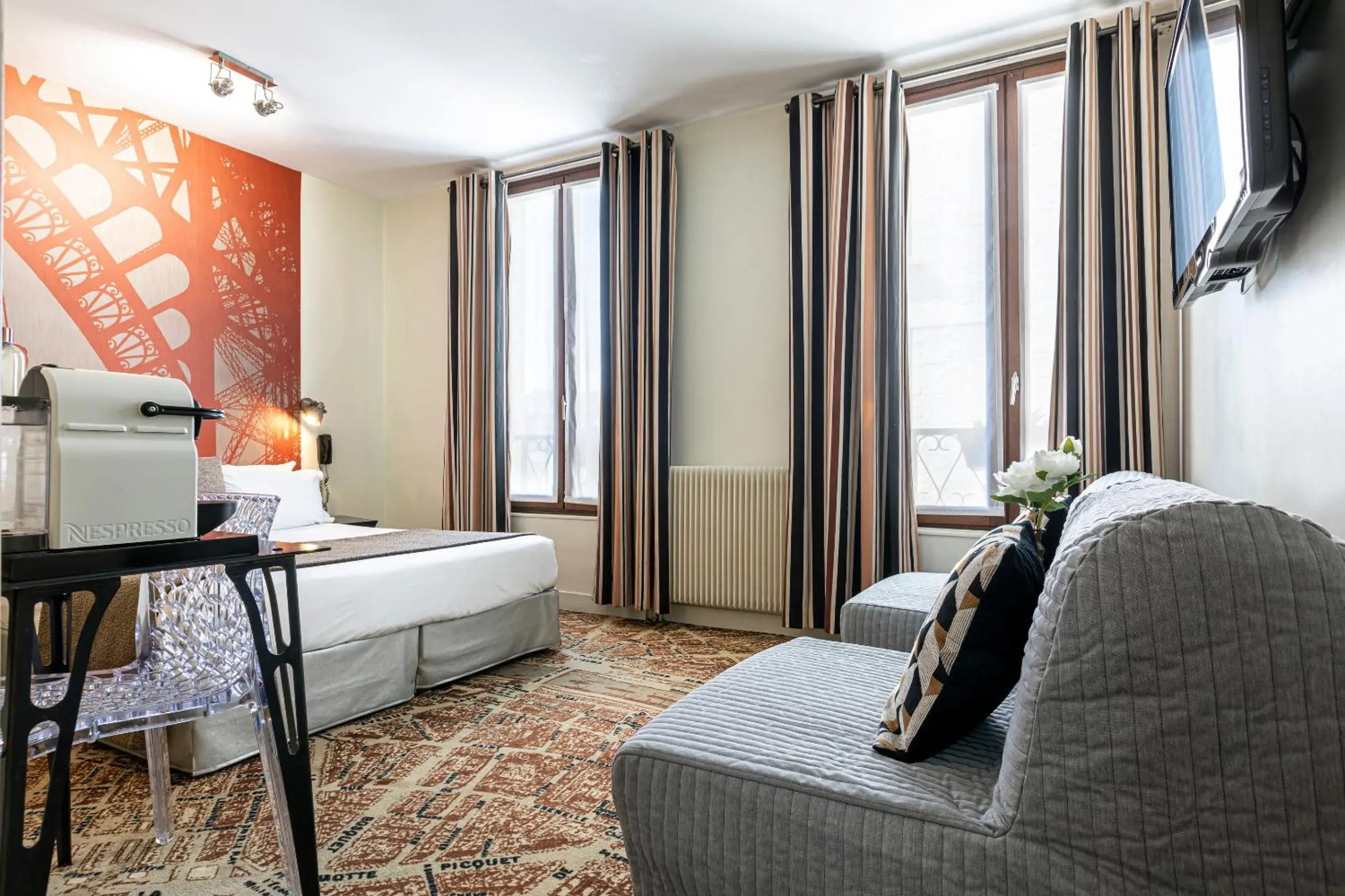 Junior Suite in Hotel Alpha Paris Eiffel by Patrick Hayat Junior Suite in Hotel Alpha Paris Eiffel by Patrick Hayat