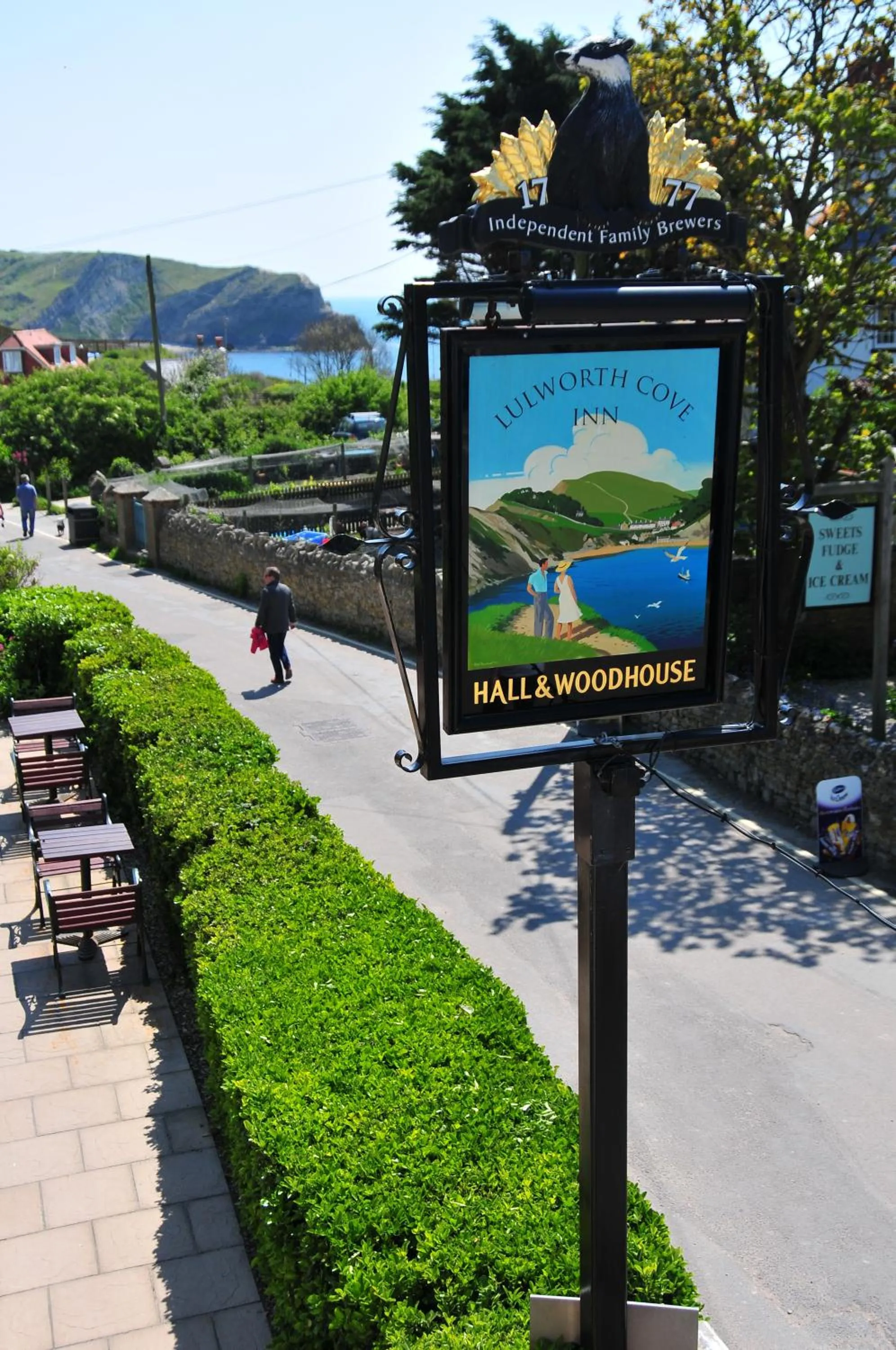 Area and facilities in Lulworth Cove Inn