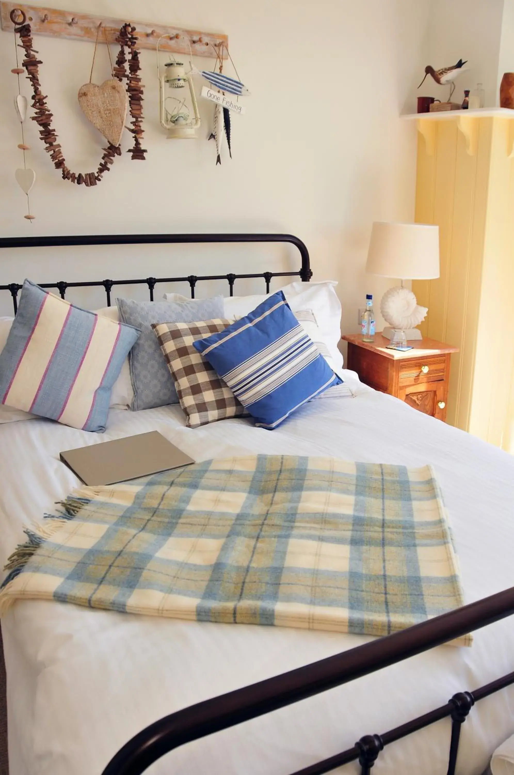 Comfy Double in Lulworth Cove Inn Comfy Double in Lulworth Cove Inn