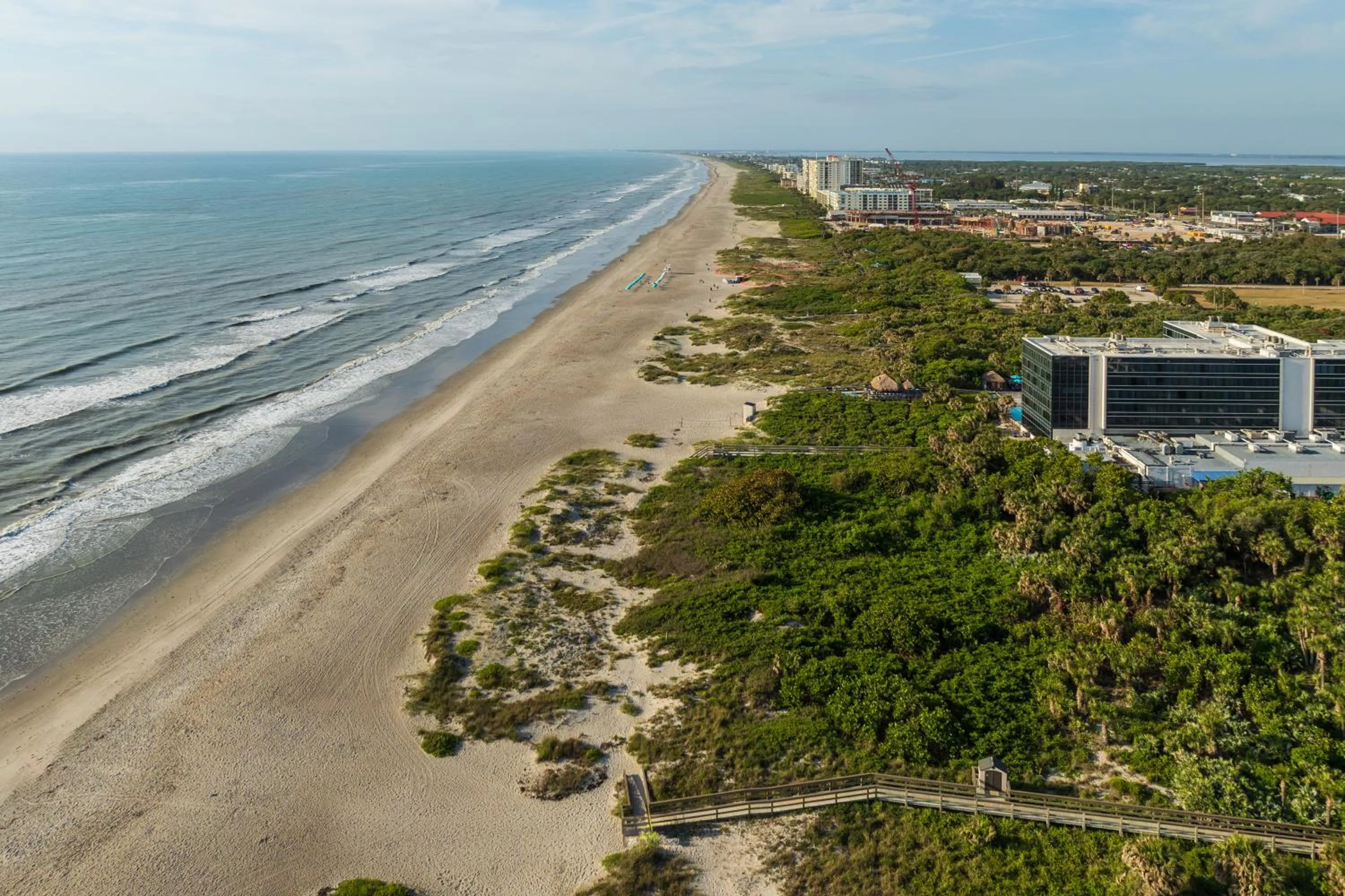 Property building in Hilton Cocoa Beach Oceanfront