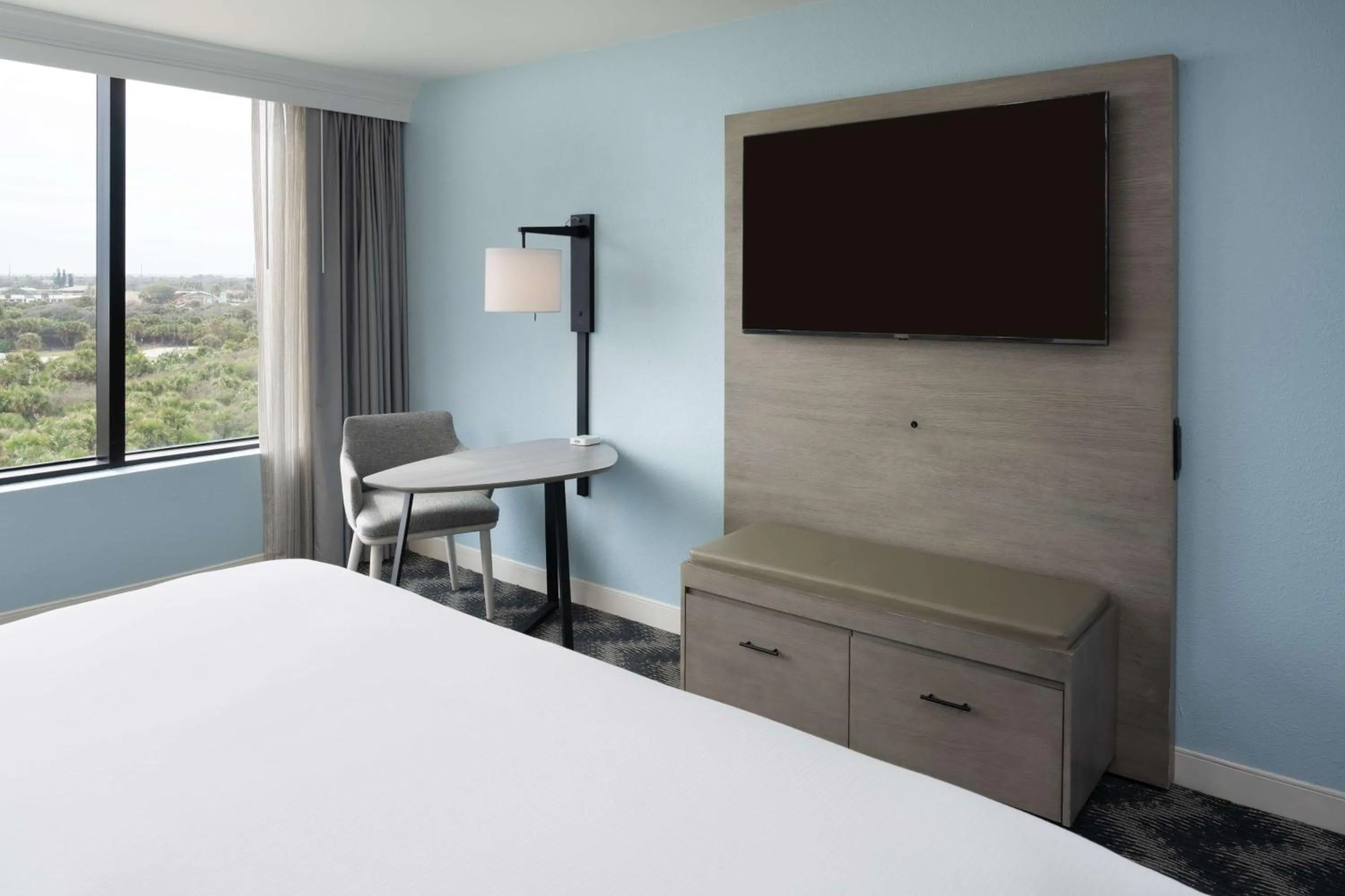 Bed in Hilton Cocoa Beach Oceanfront