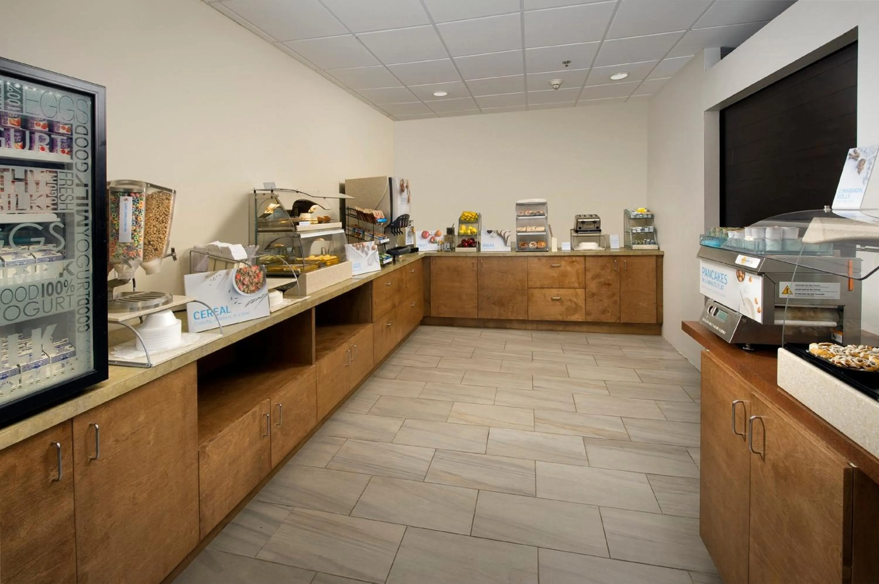 Breakfast in Holiday Inn Express & Suites Charlottesville - Ruckersville by IHG