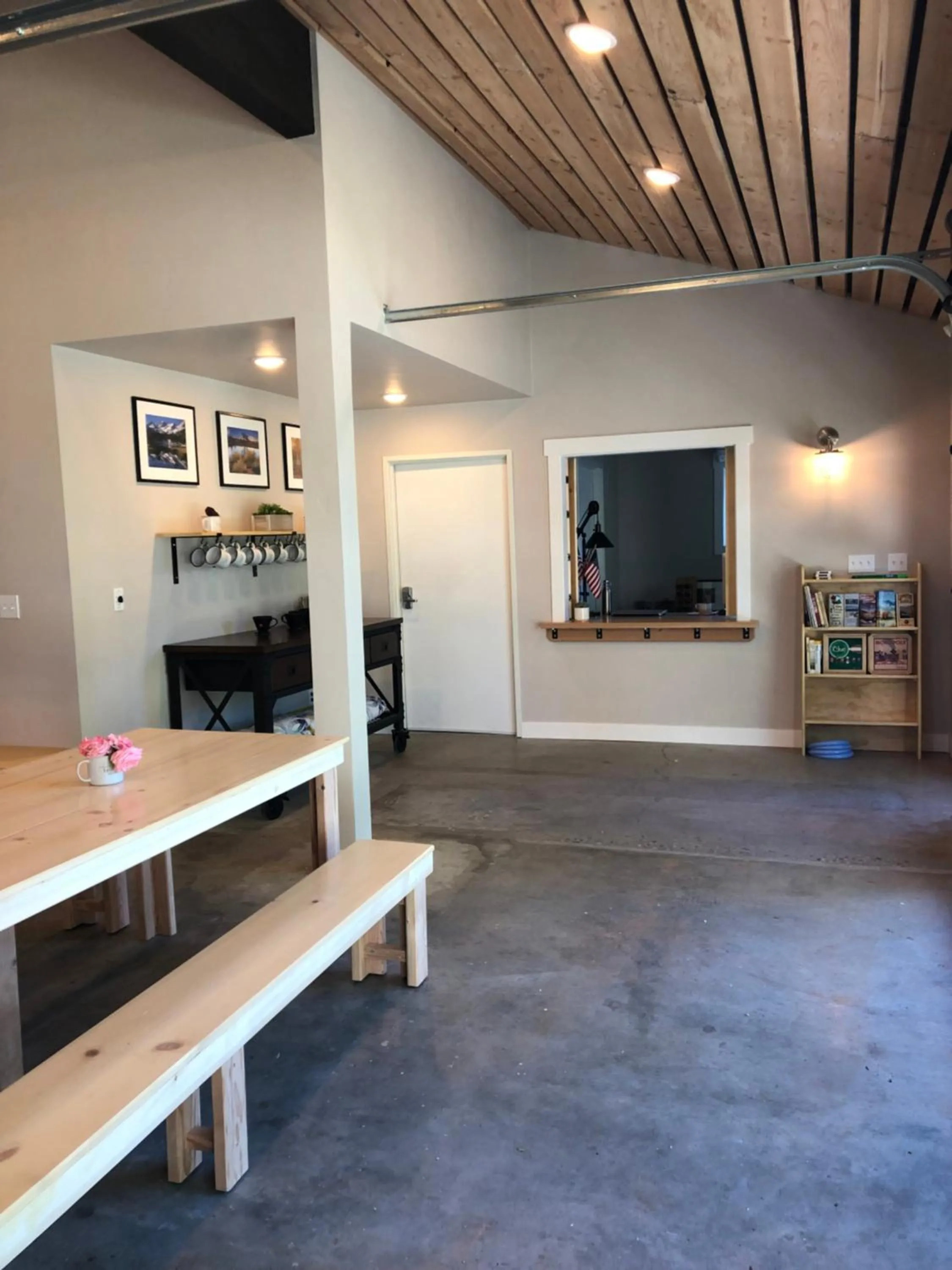 Lobby or reception in Eastside Guesthouse and Bivy