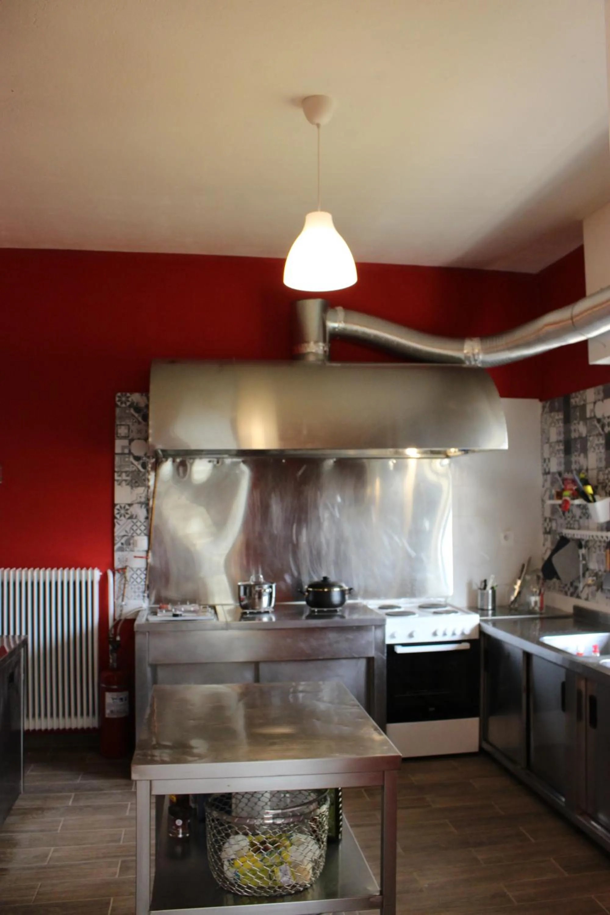 Communal kitchen in The Holy Rock - Hostel at meteora