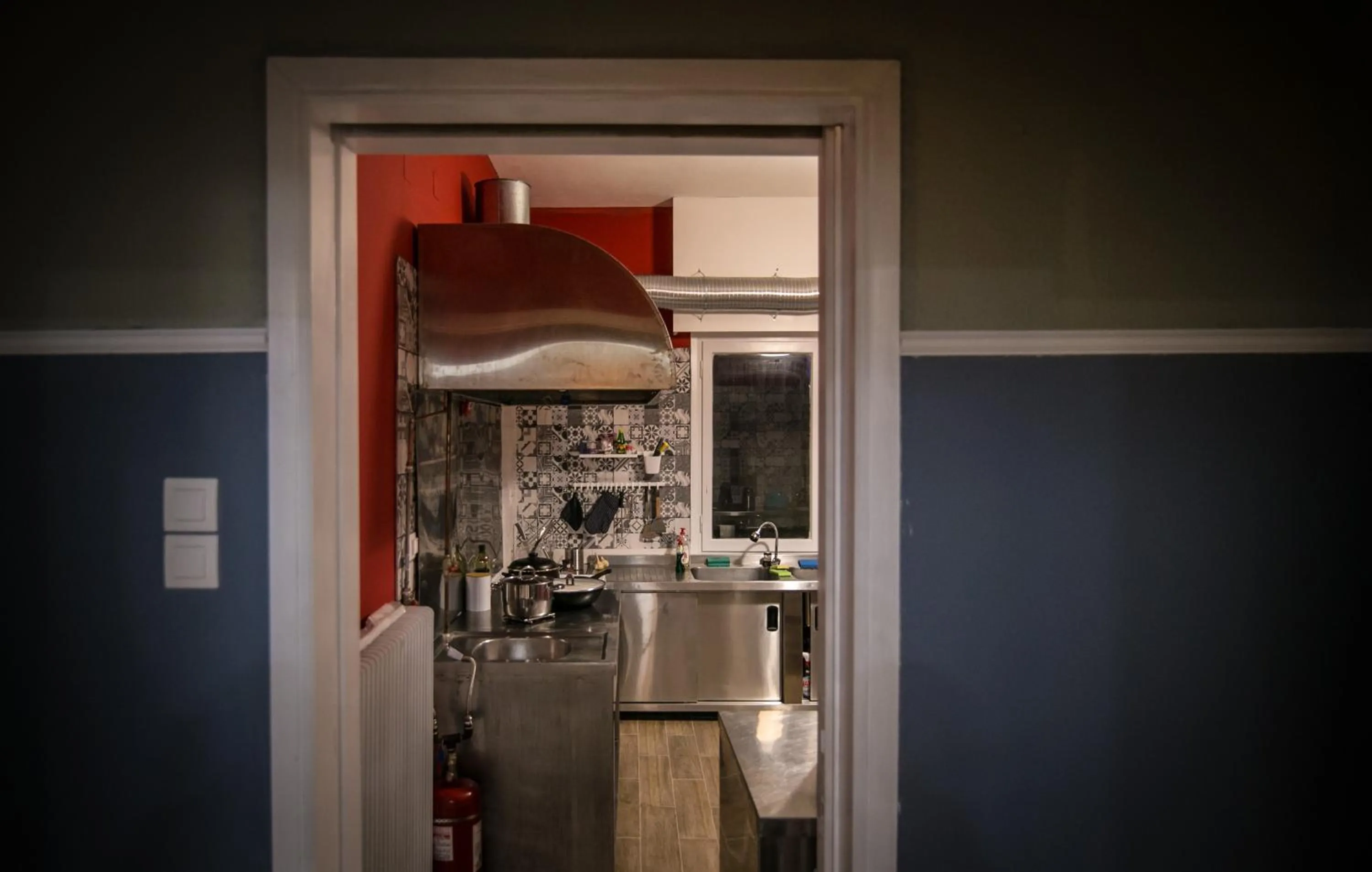 Communal kitchen in The Holy Rock - Hostel at meteora