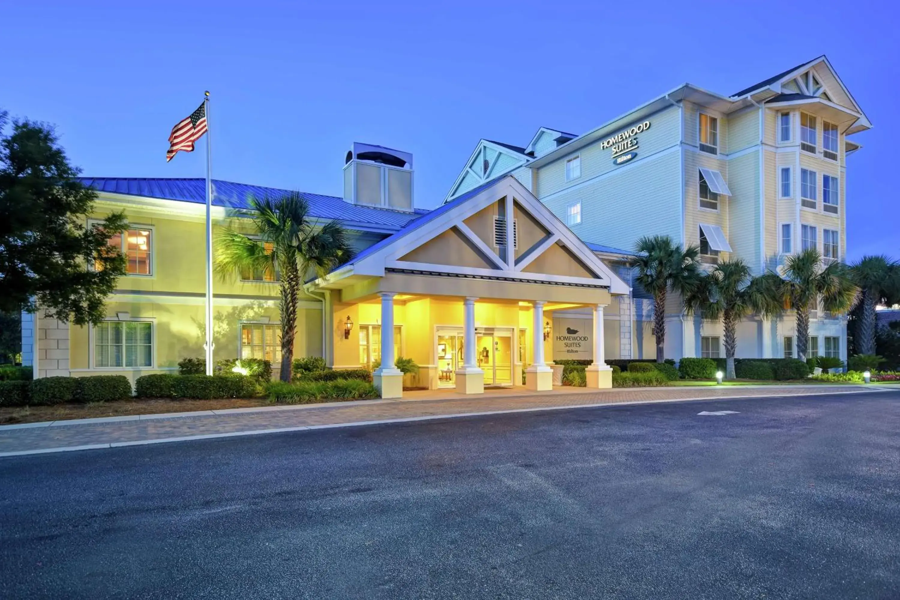 Property building in Homewood Suites by Hilton Charleston Airport/Convention Center Property building in Homewood Suites by Hilton Charleston Airport/Convention Center