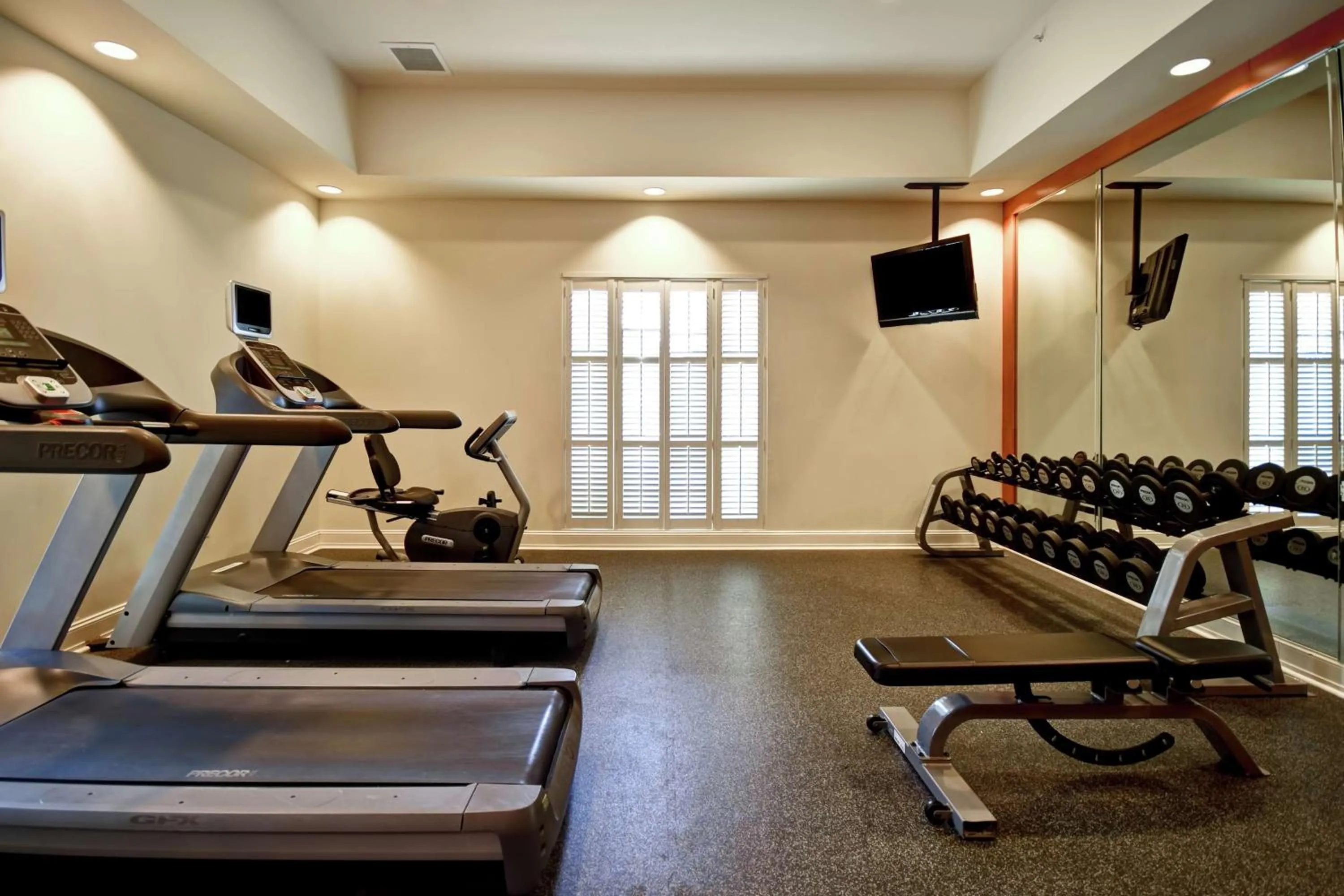 Fitness centre/facilities in Homewood Suites by Hilton Charleston Airport/Convention Center