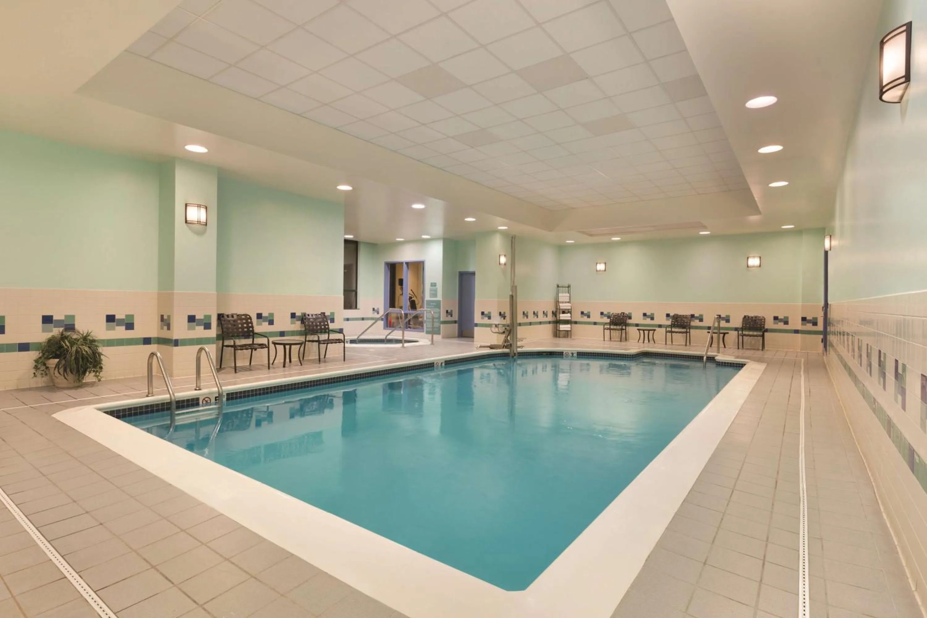 Pool view in Hilton Garden Inn Worcester