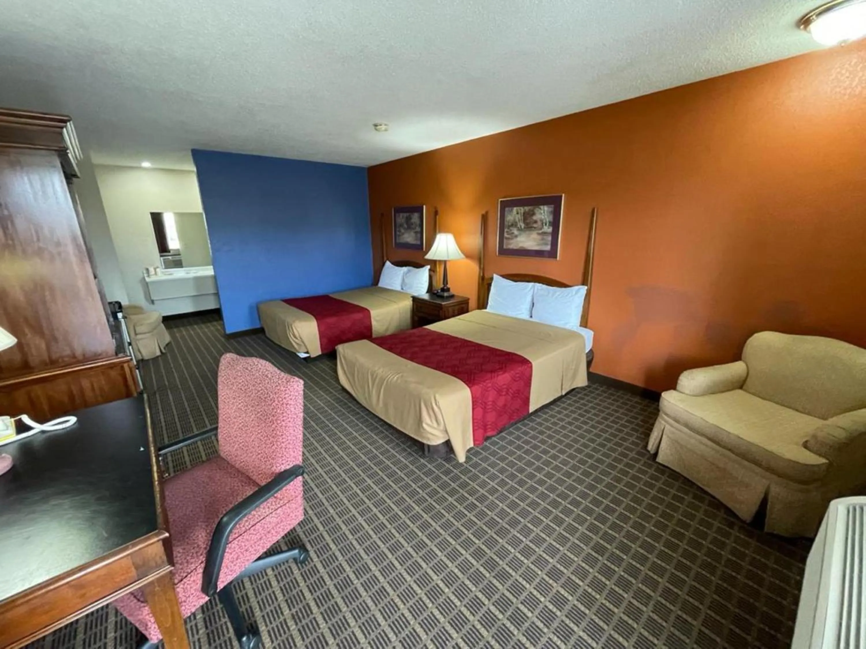 Bed in Knights Inn & Suites Emporia