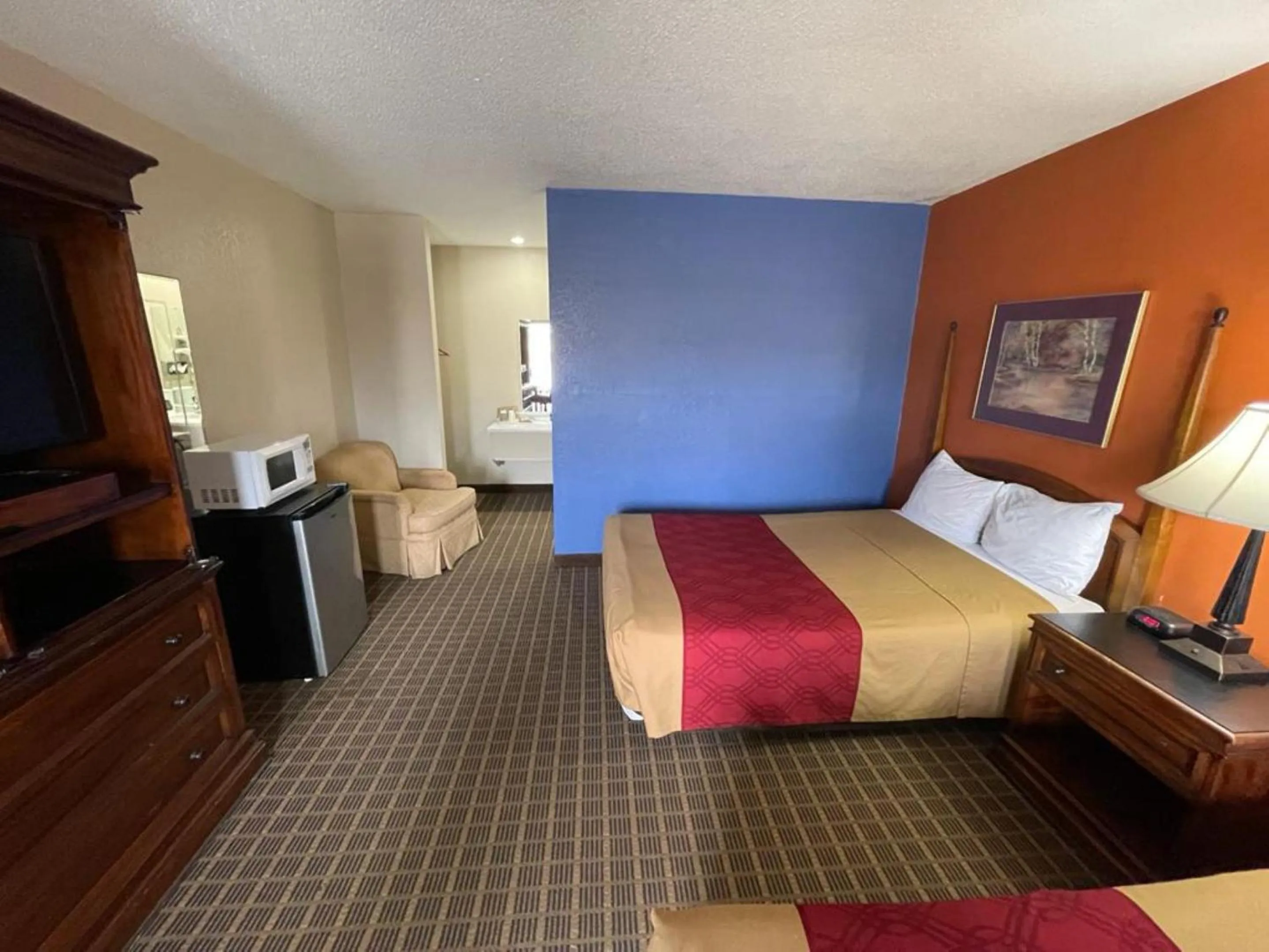 Bed in Knights Inn & Suites Emporia