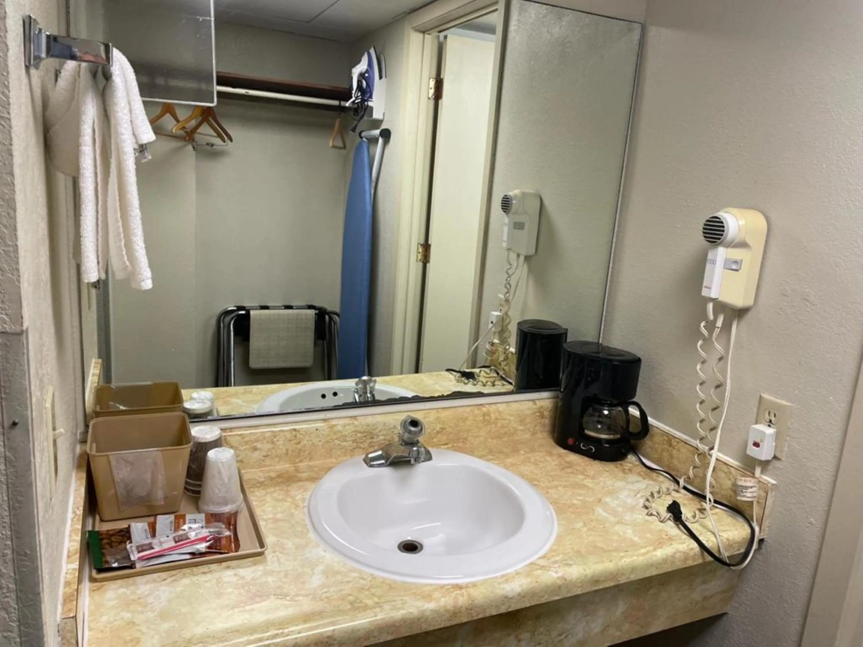 Knights Inn & Suites Emporia