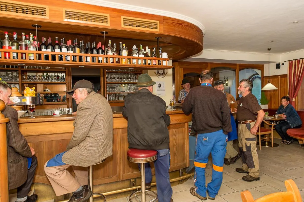 Lounge or bar in Gasthof Zur Sonne