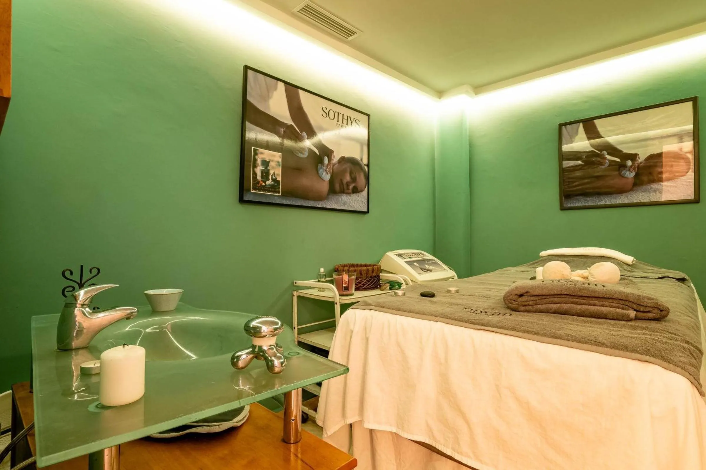 Spa and wellness centre/facilities, Bed in Diwan Casablanca Hotel & Spa